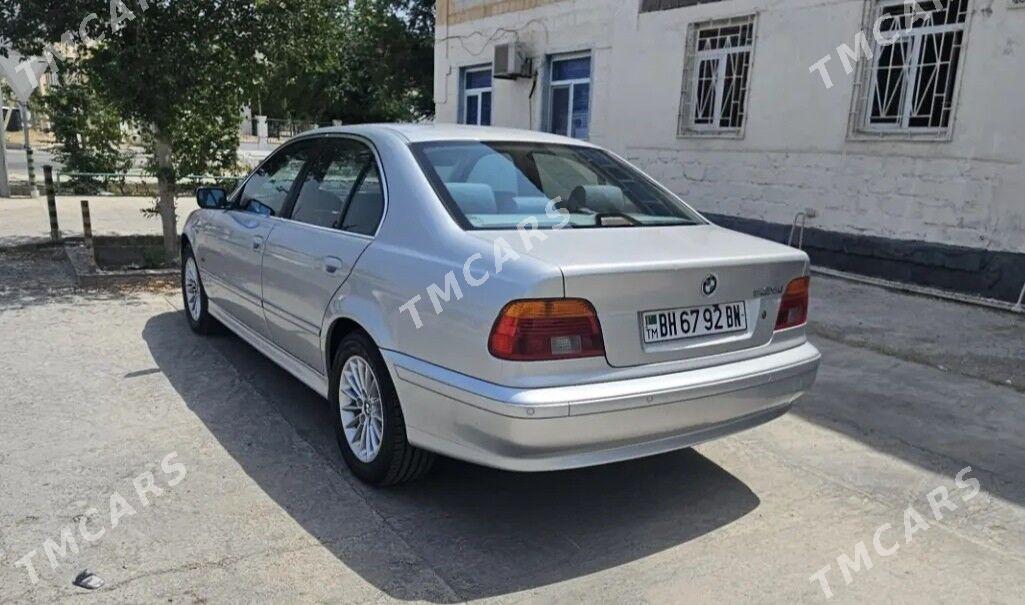 BMW E39 2002 - 130 000 TMT - Балканабат - img 5