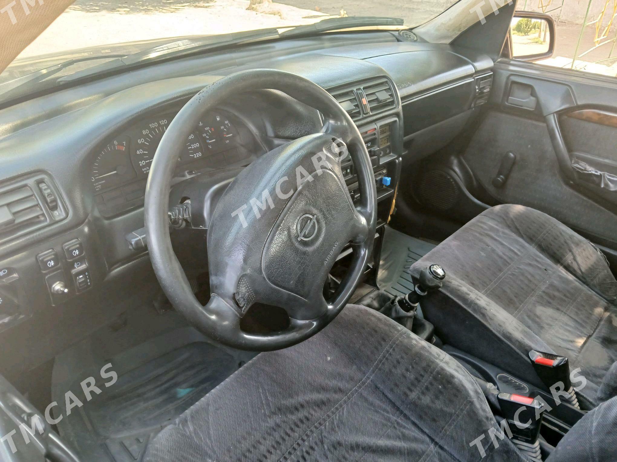 Opel Vectra 1993 - 34 000 TMT - Чарджоу - img 5