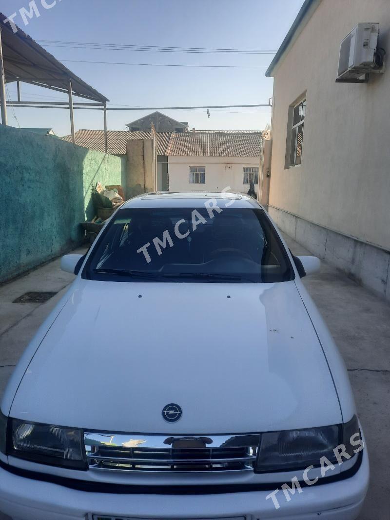 Opel Vectra 1990 - 36 000 TMT - Çoganly - img 3