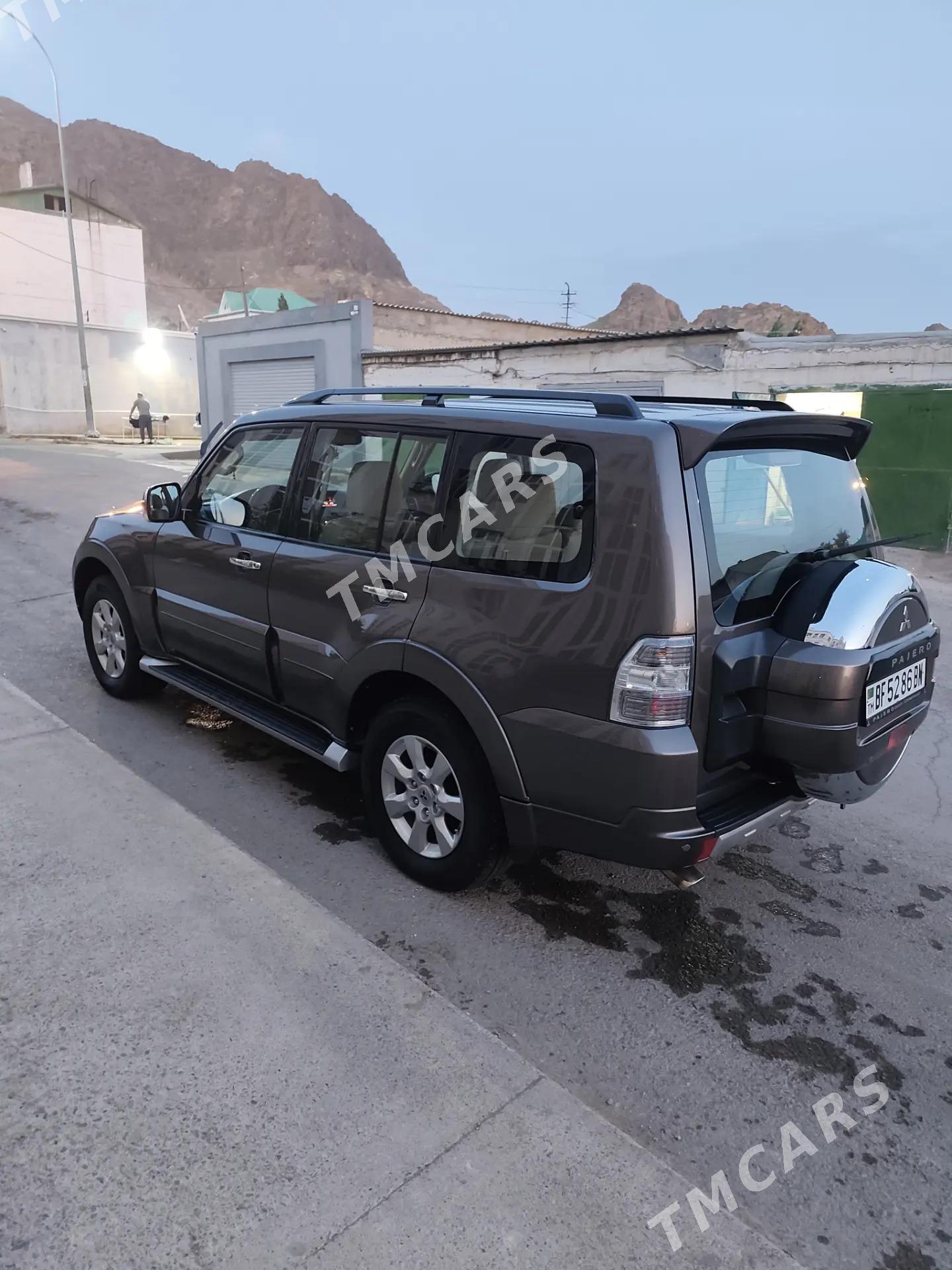 Mitsubishi Pajero 2013 - 300 000 TMT - Türkmenbaşy - img 2