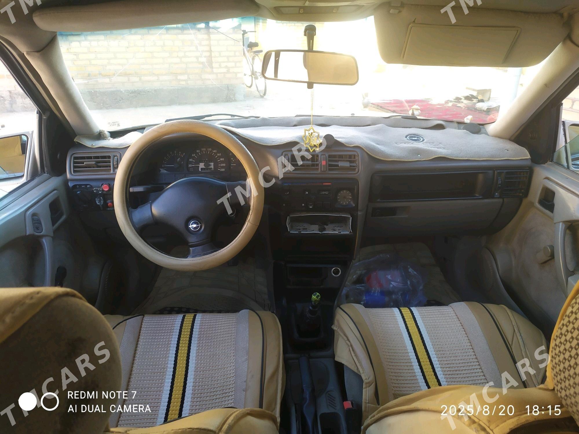 Opel Vectra 1992 - 34 000 TMT - Мары - img 2