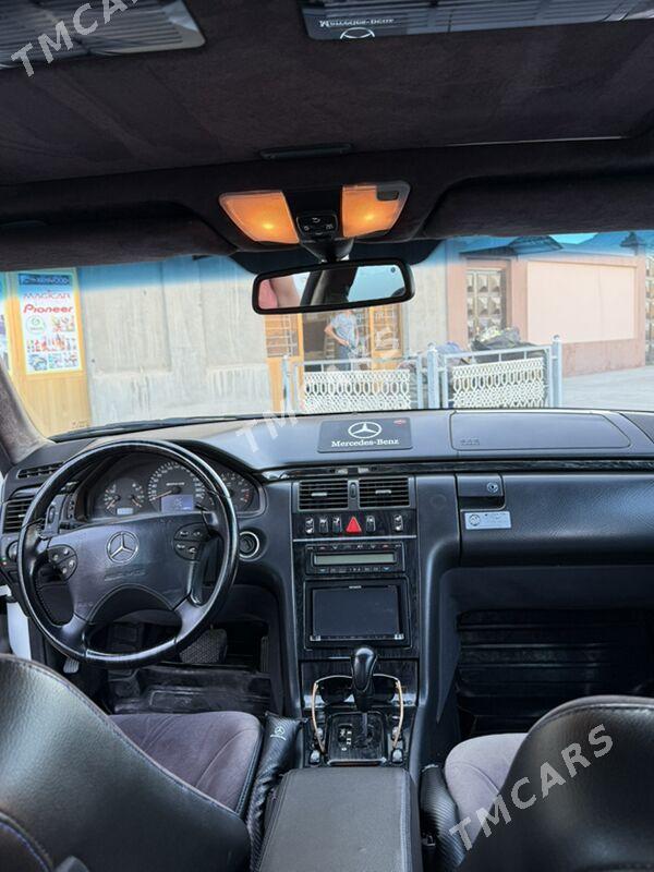 Mercedes-Benz E55 AMG 2000 - 200 000 TMT - Туркменабат - img 2