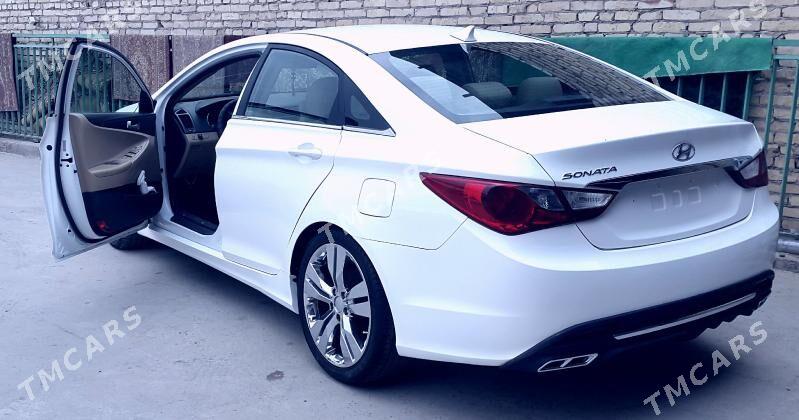 Hyundai Sonata 2011 - 135 000 TMT - Дянев - img 1