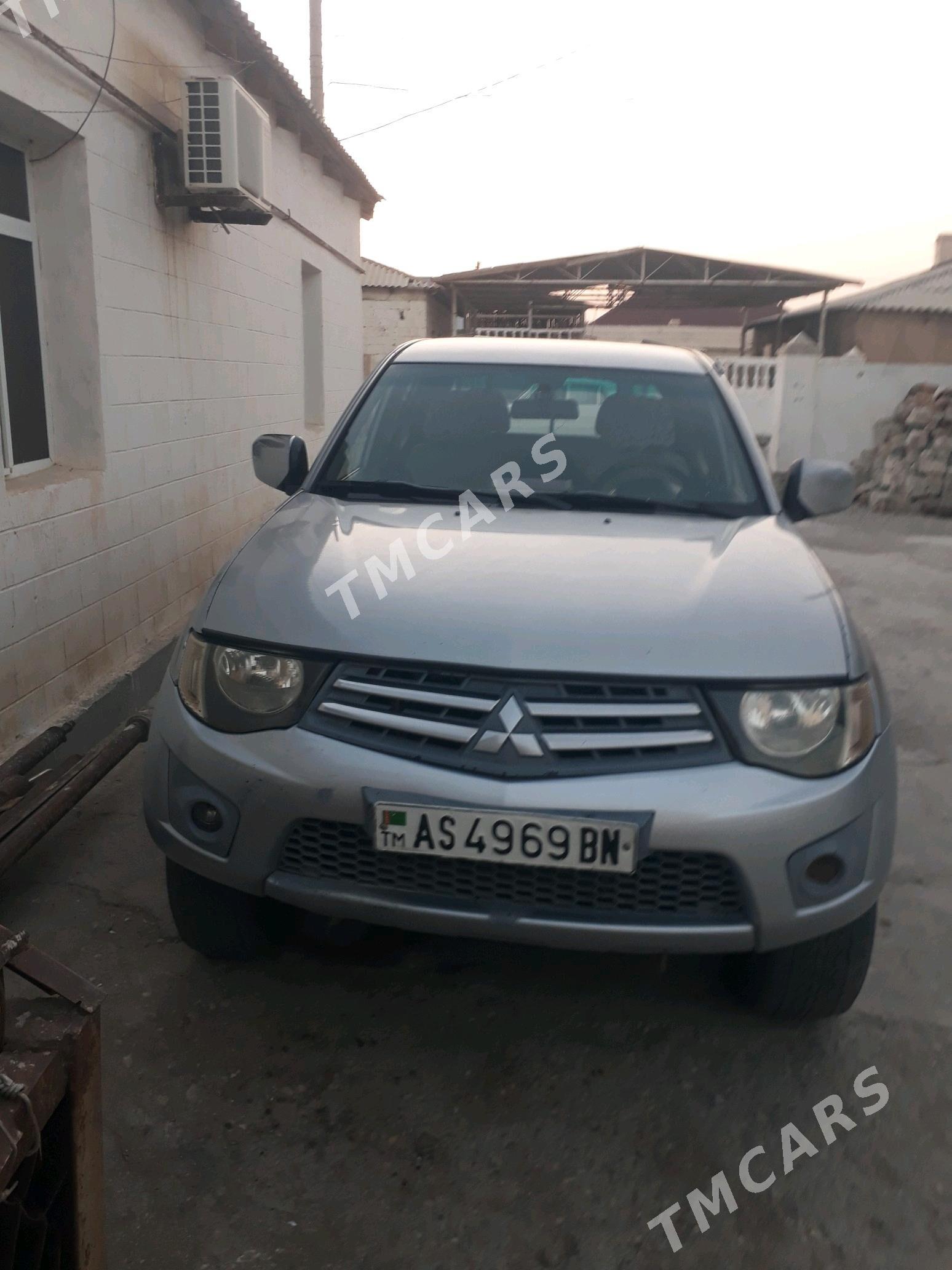 Mitsubishi L200 2010 - 150 000 TMT - Балканабат - img 4