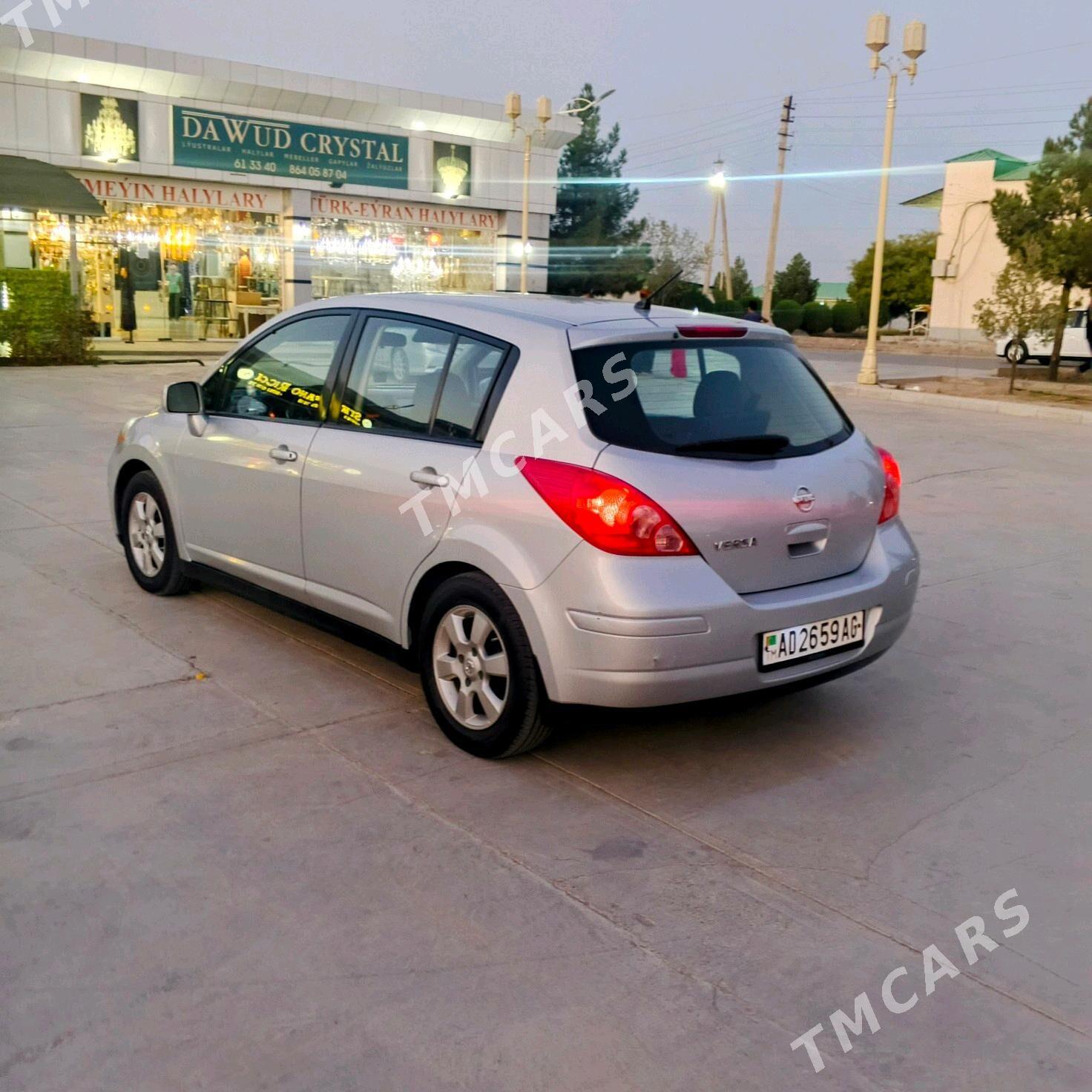 Nissan Versa 2010 - 130 000 TMT - Бузмеин - img 3