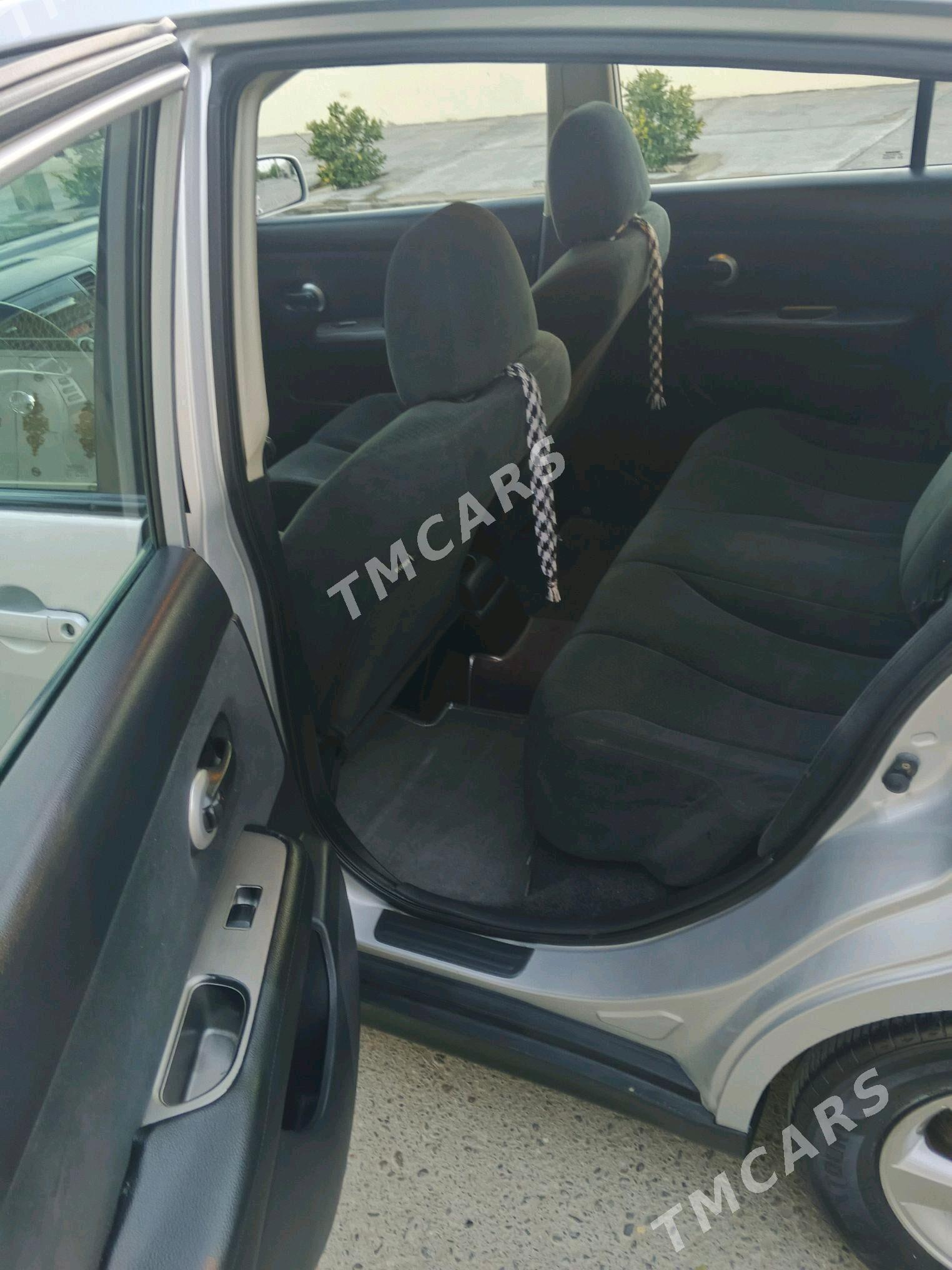 Nissan Versa 2010 - 130 000 TMT - Бузмеин - img 6