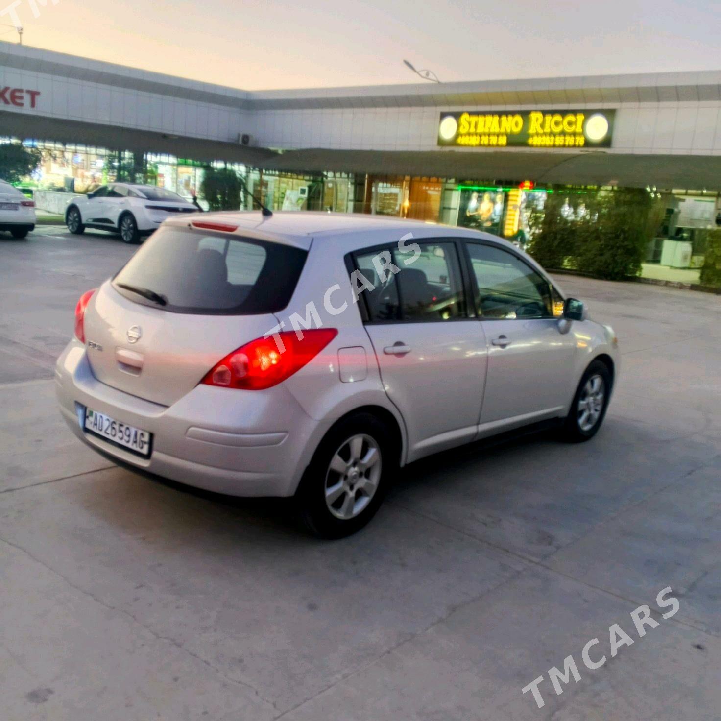 Nissan Versa 2010 - 130 000 TMT - Бузмеин - img 1