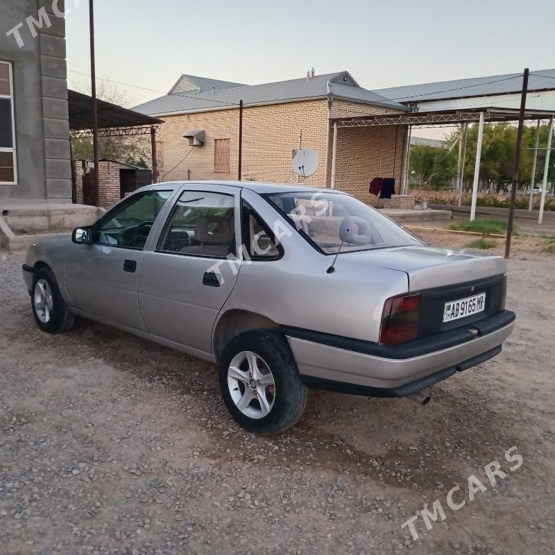 Opel Vectra 1989 - 26 000 TMT - Мары - img 4