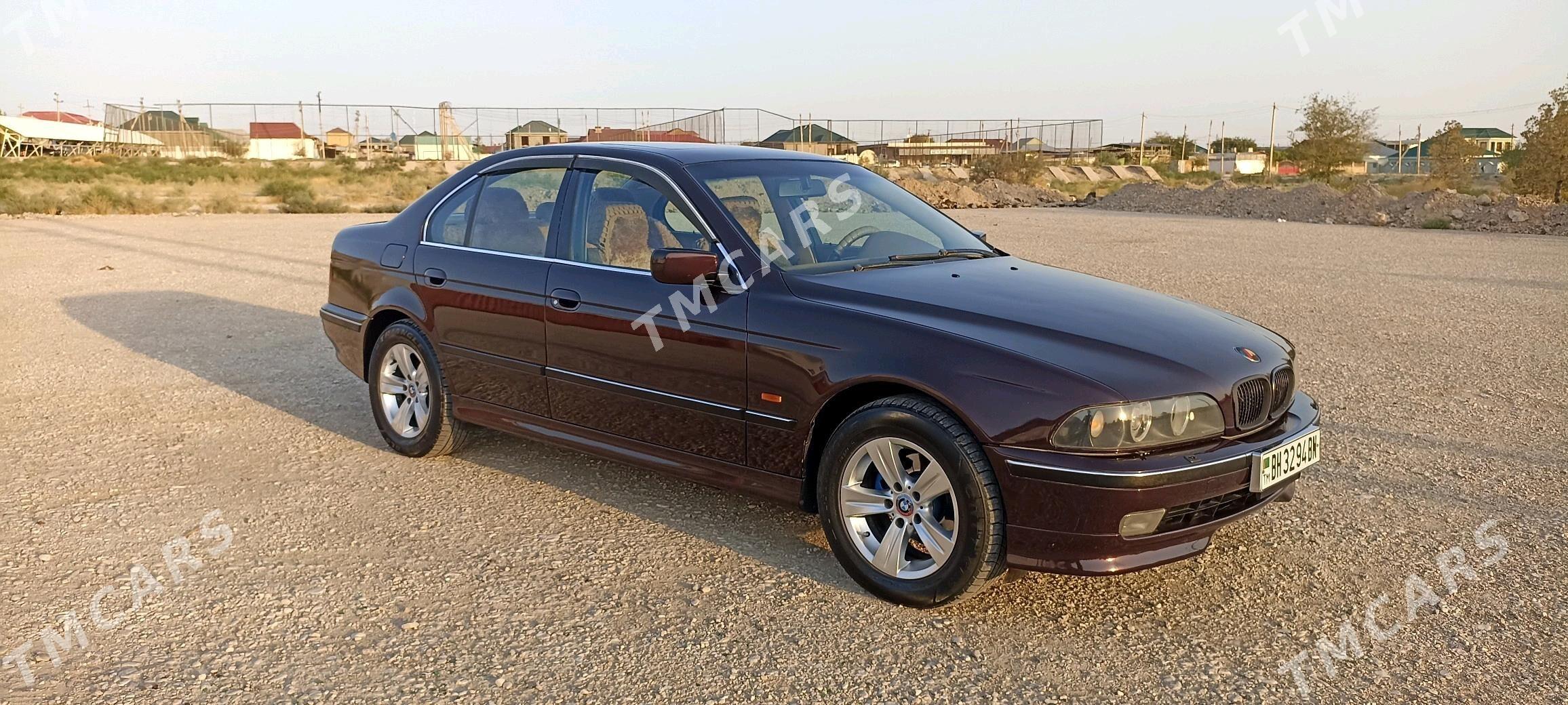 BMW E39 1998 - 100 000 TMT - Балканабат - img 5