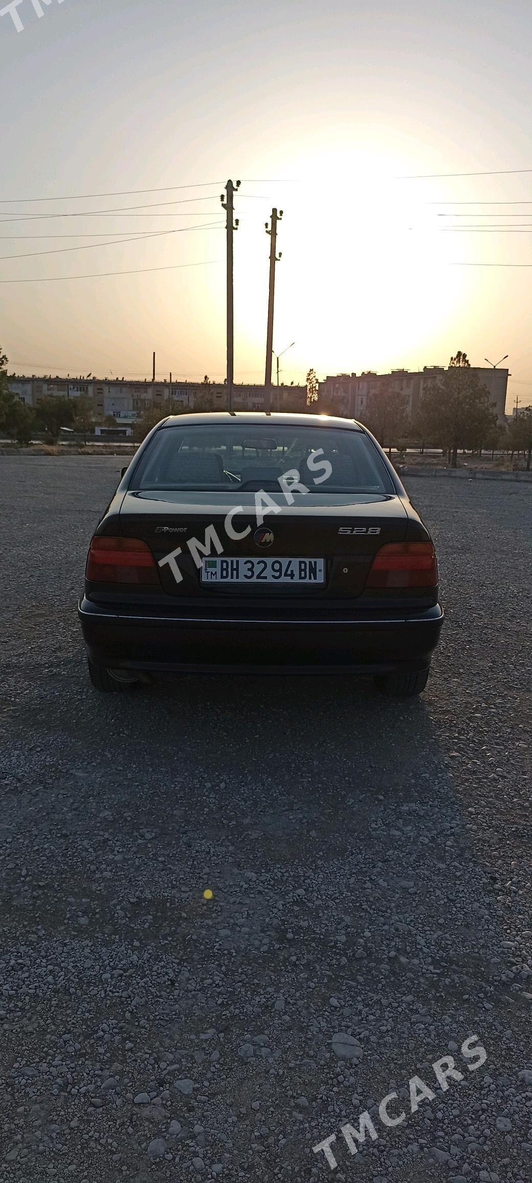 BMW E39 1998 - 100 000 TMT - Балканабат - img 6