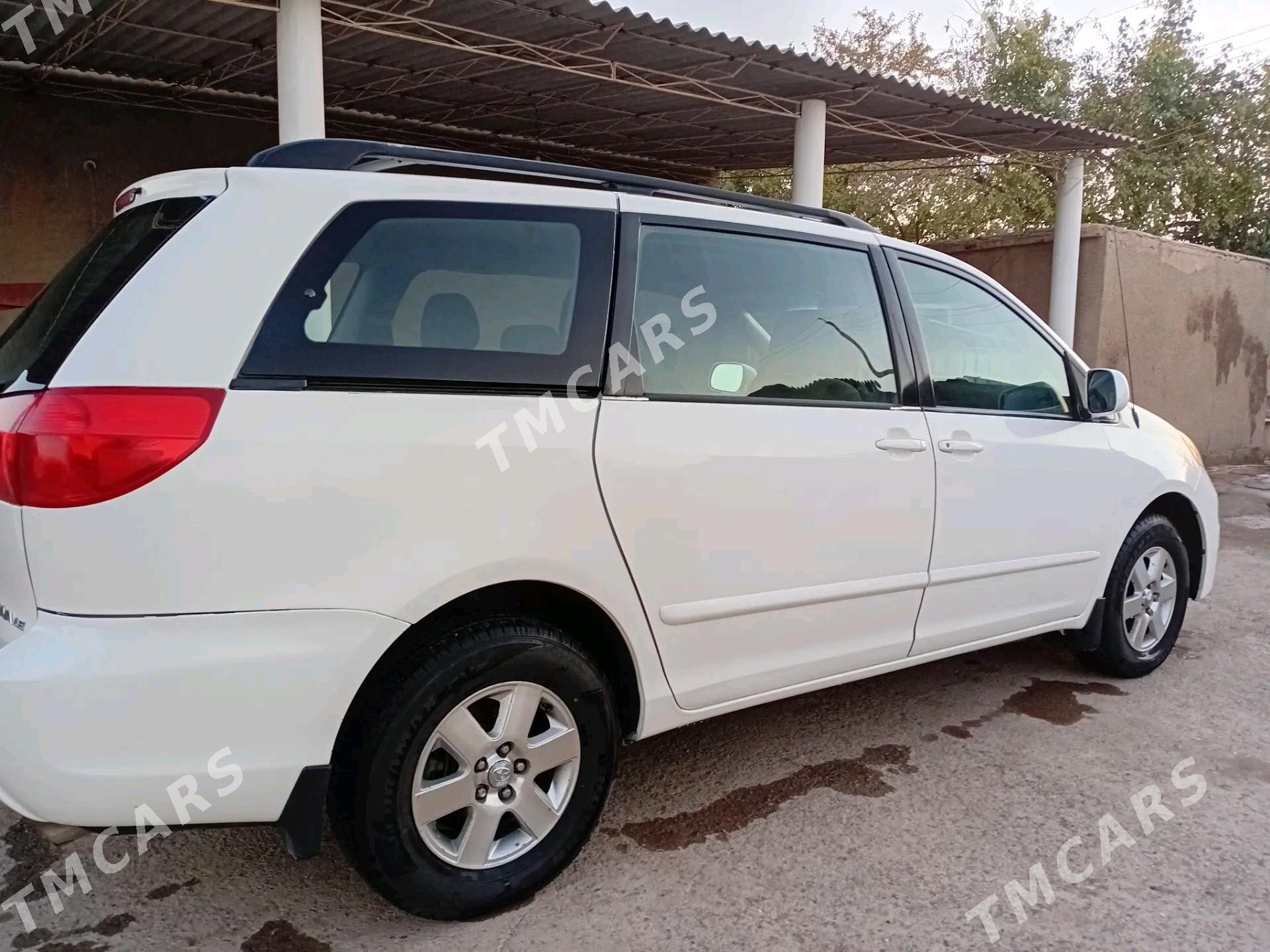 Toyota Sienna 2009 - 220 000 TMT - Tejen - img 6