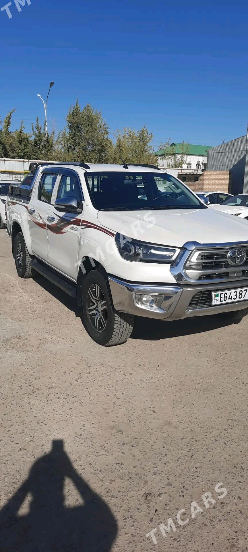 Toyota Hilux 2022 - 605 000 TMT - Мары - img 2