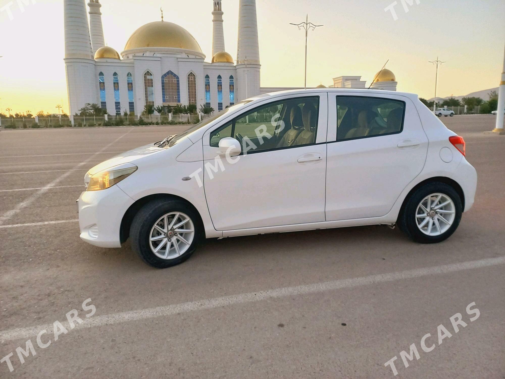Toyota Yaris 2012 - 135 000 TMT - Балканабат - img 3