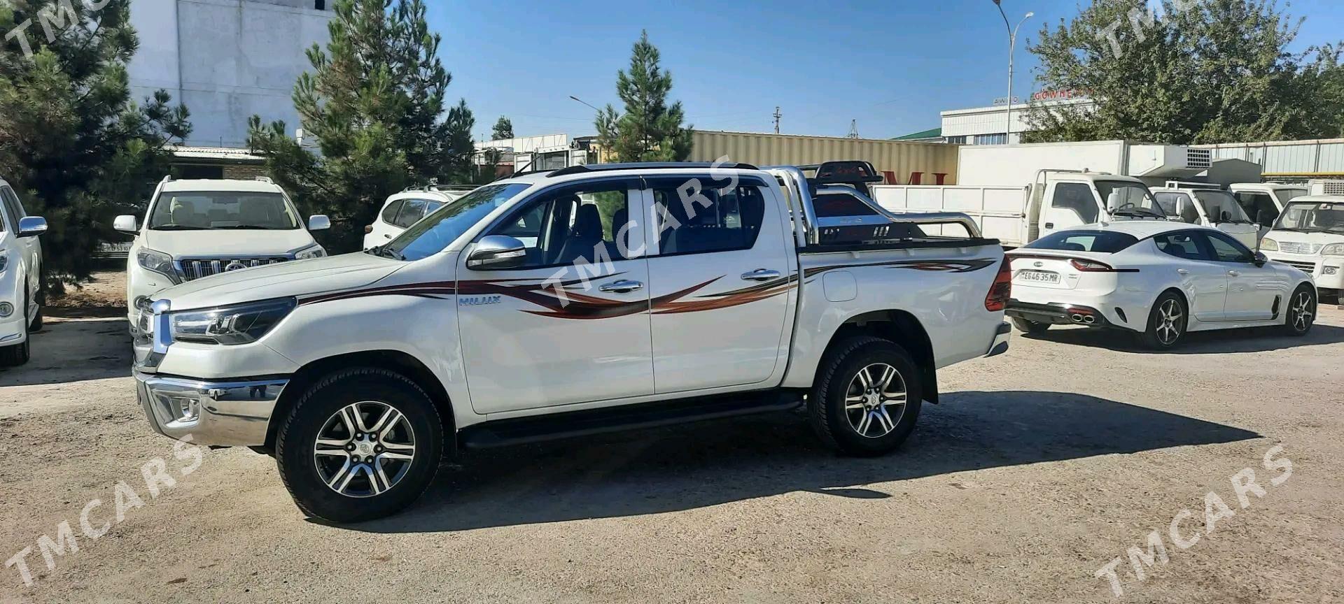 Toyota Hilux 2022 - 605 000 TMT - Мары - img 4