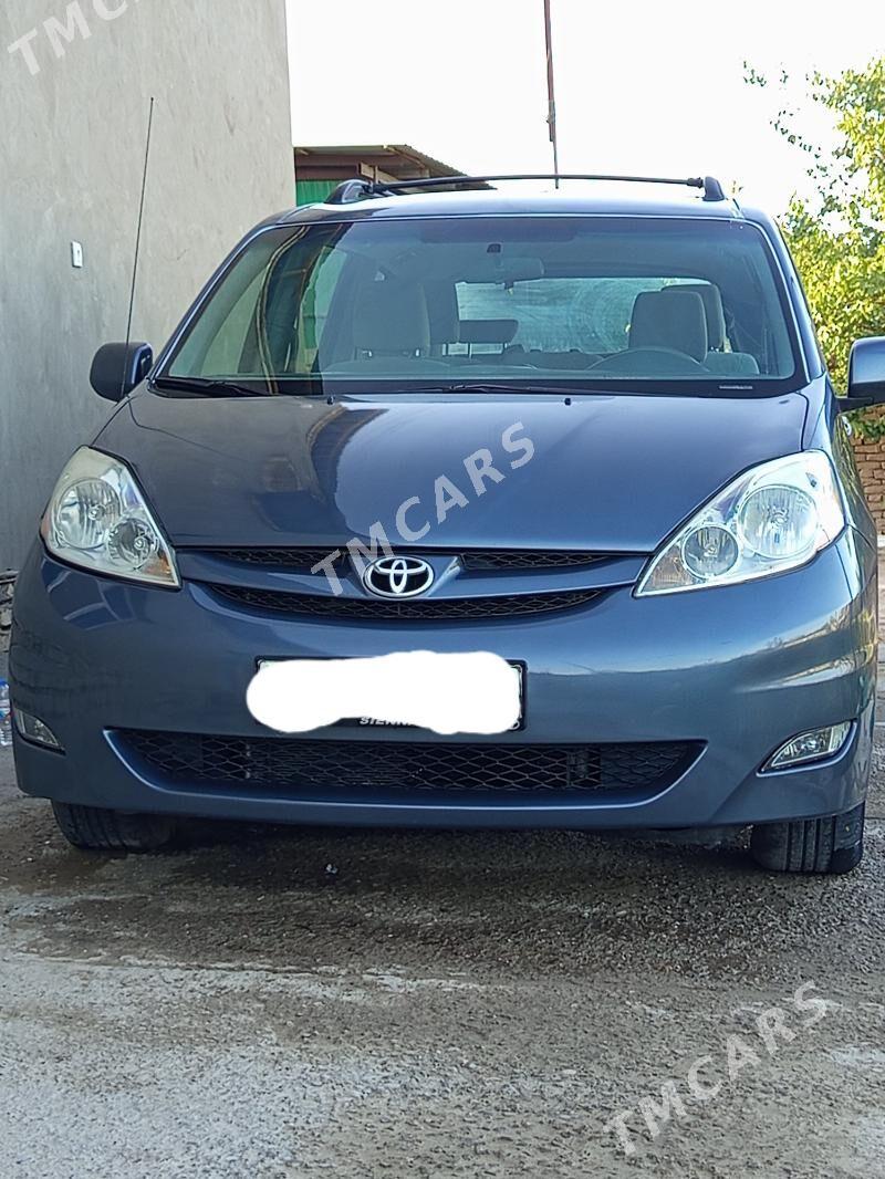 Toyota Sienna 2008 - 190 000 TMT - Дашогуз - img 3
