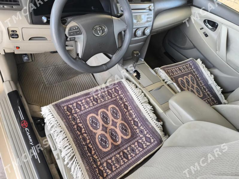 Toyota Camry 2010 - 185 000 TMT - Байрамали - img 9