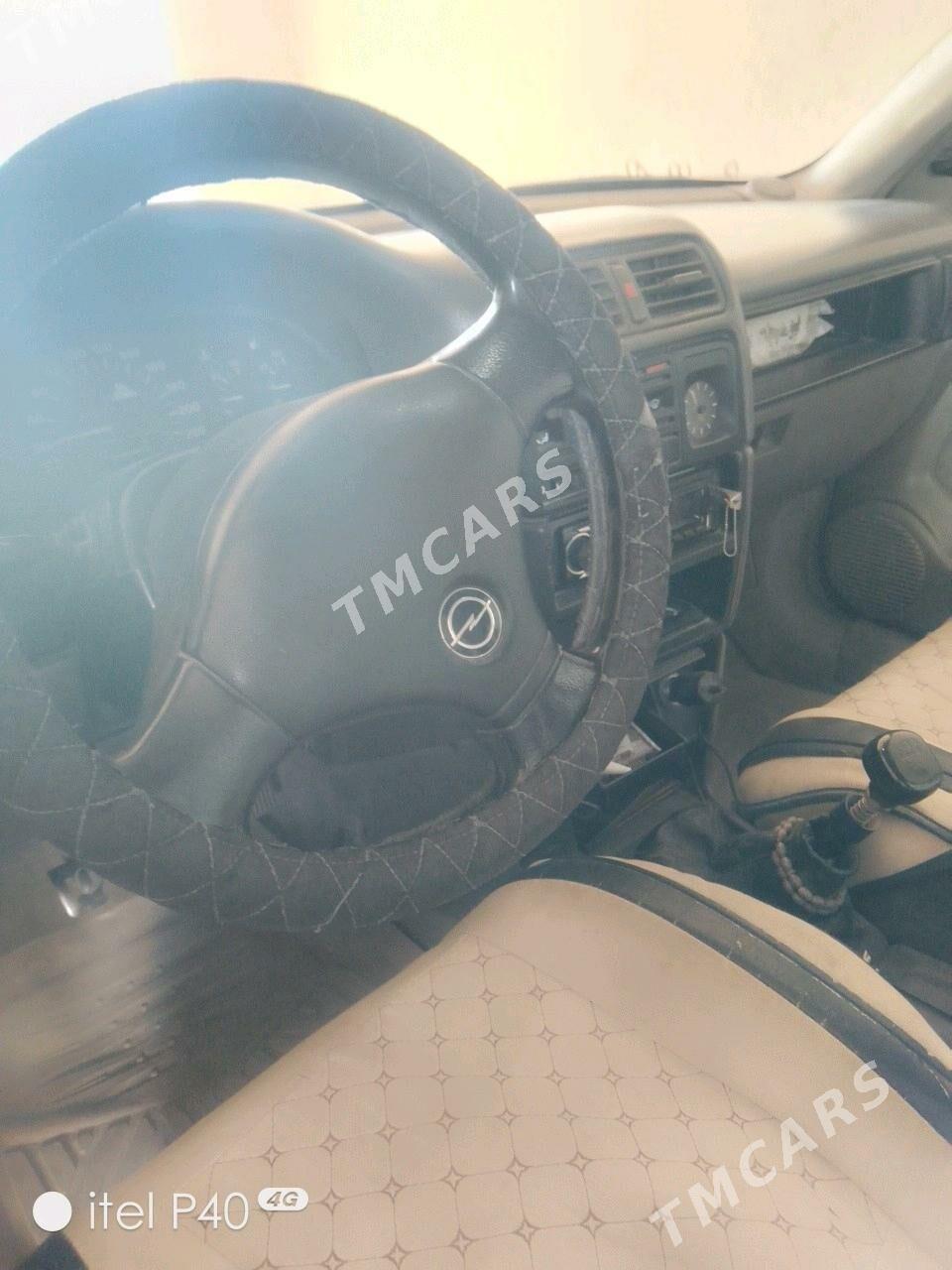 Opel Vectra 1990 - 40 000 TMT - Gurbansoltan Eje - img 6