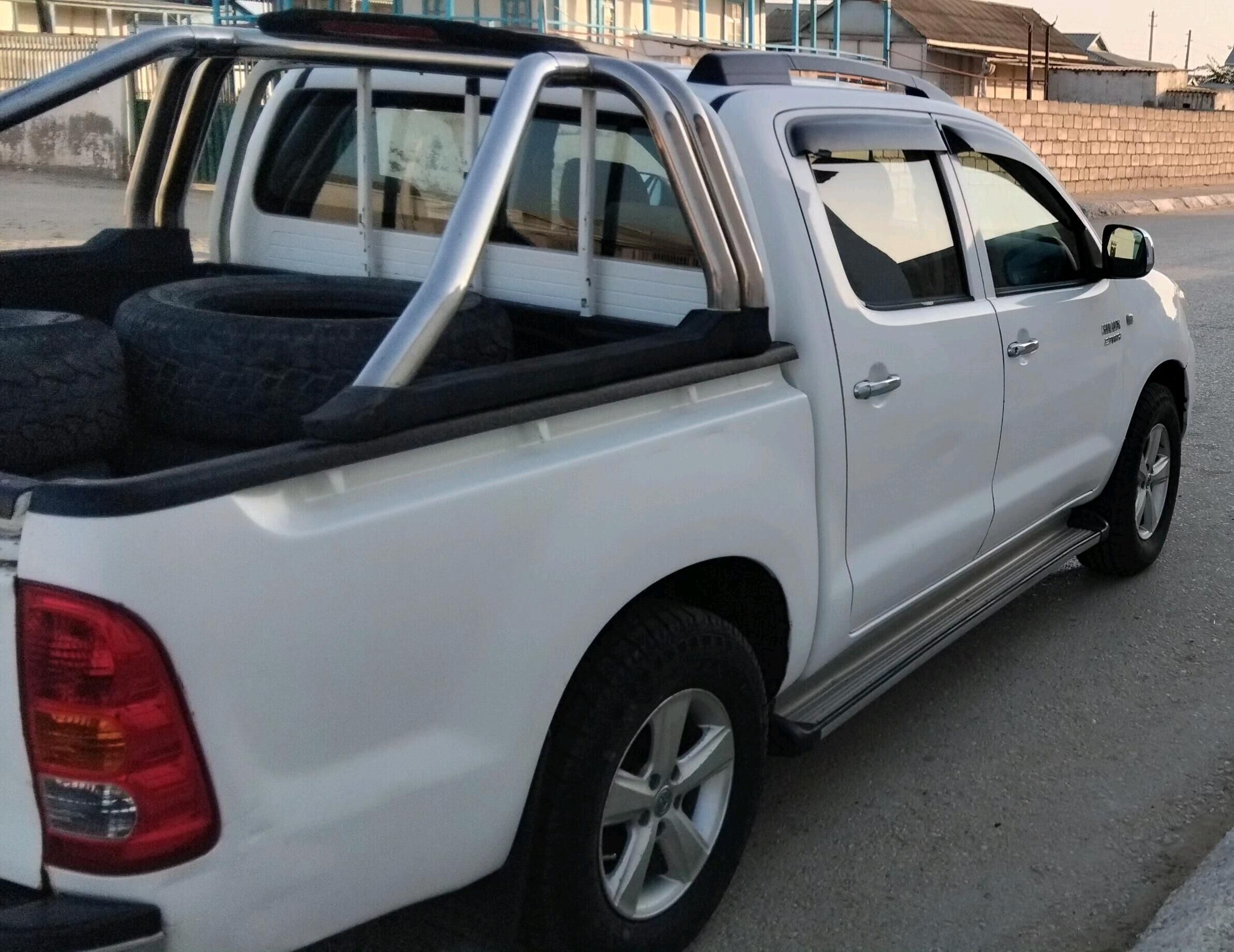 Toyota Hilux 2007 - 220 000 TMT - Эсенгулы - img 5
