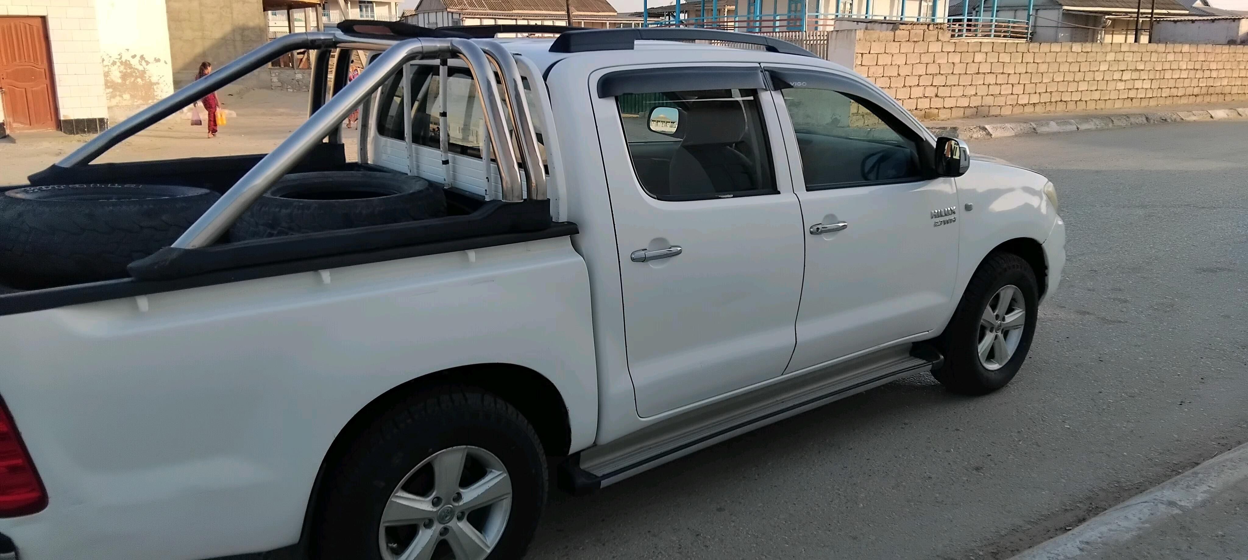 Toyota Hilux 2007 - 220 000 TMT - Эсенгулы - img 10