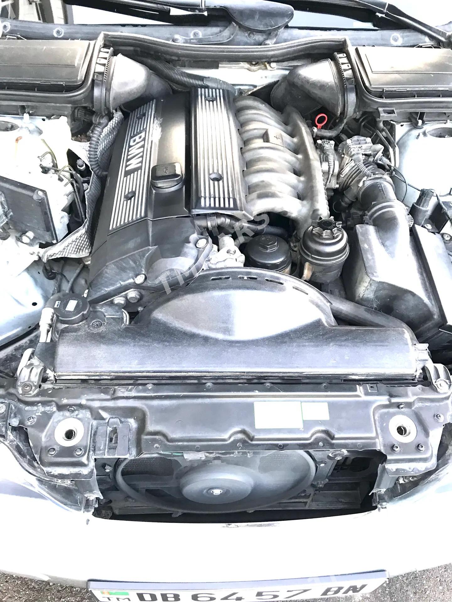 BMW E39 1996 - 110 000 TMT - Туркменбаши - img 5