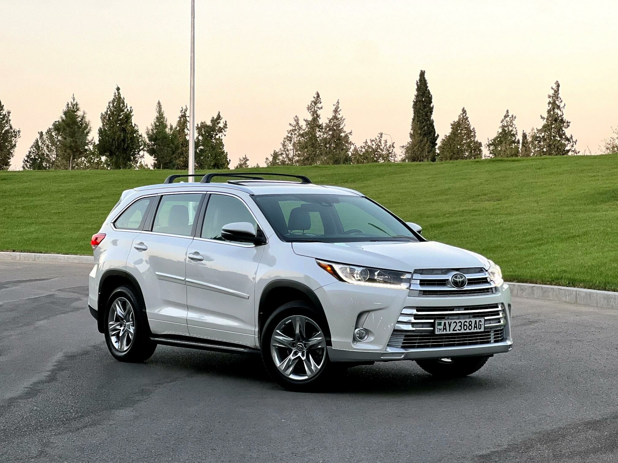 Toyota Highlander 2018 - 520 000 TMT - Ашхабад - img 2