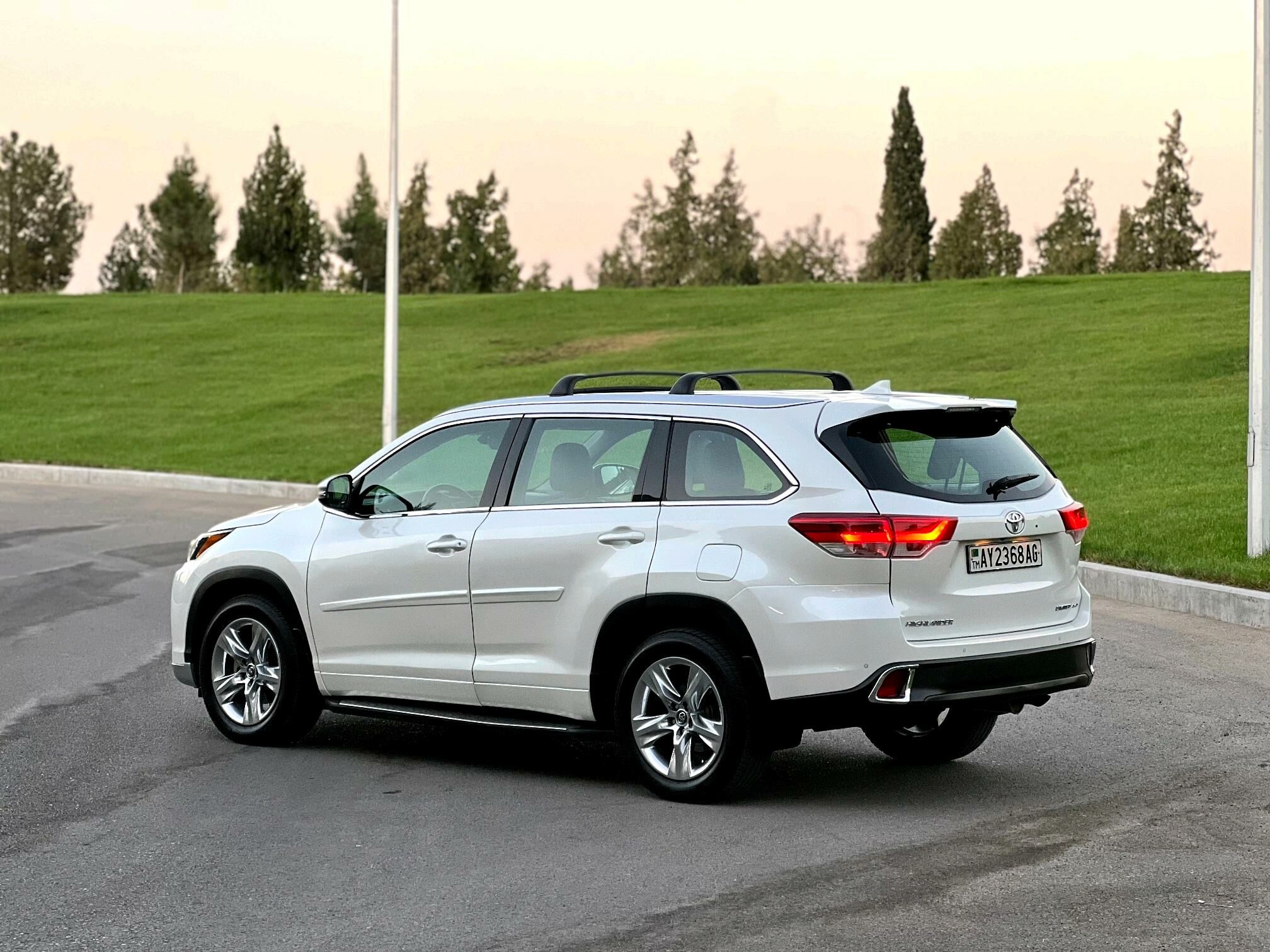 Toyota Highlander 2018 - 520 000 TMT - Ашхабад - img 3