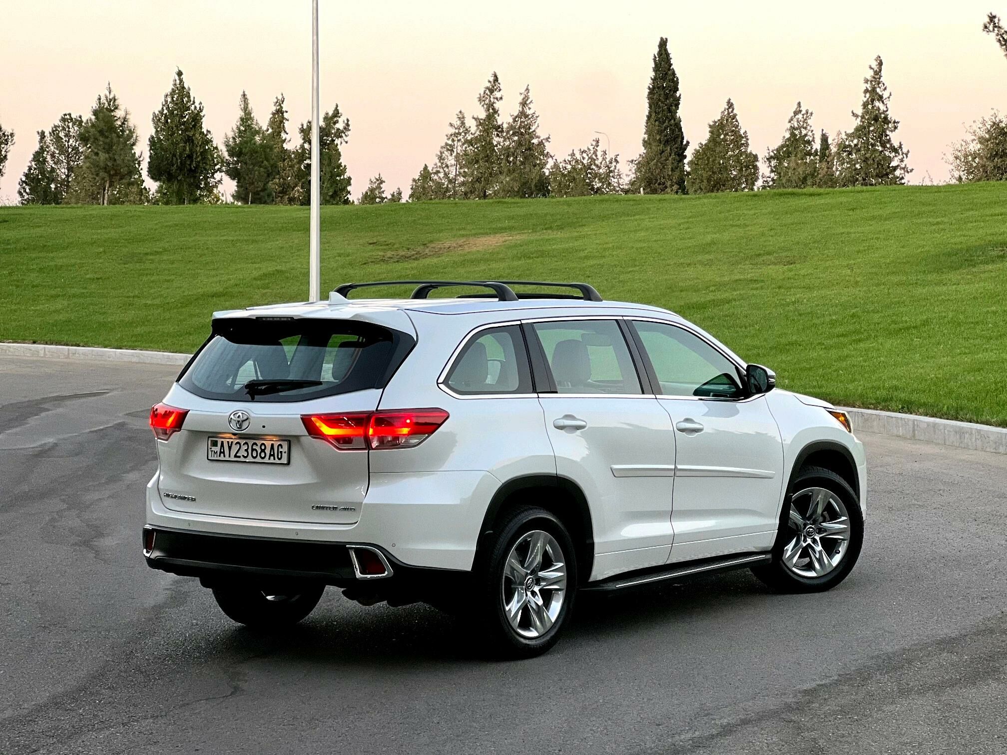 Toyota Highlander 2018 - 520 000 TMT - Ашхабад - img 4