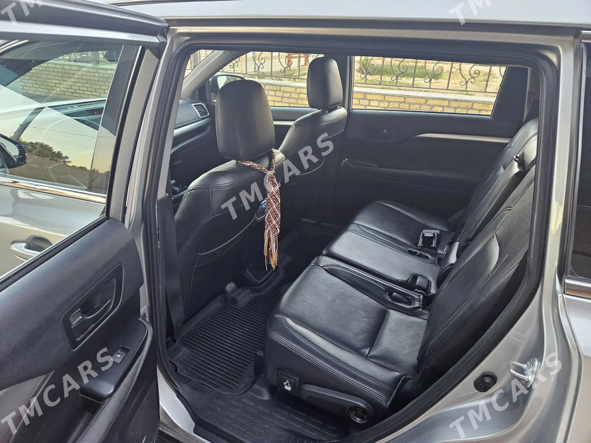 Toyota Highlander 2019 - 420 000 TMT - Байрамали - img 6
