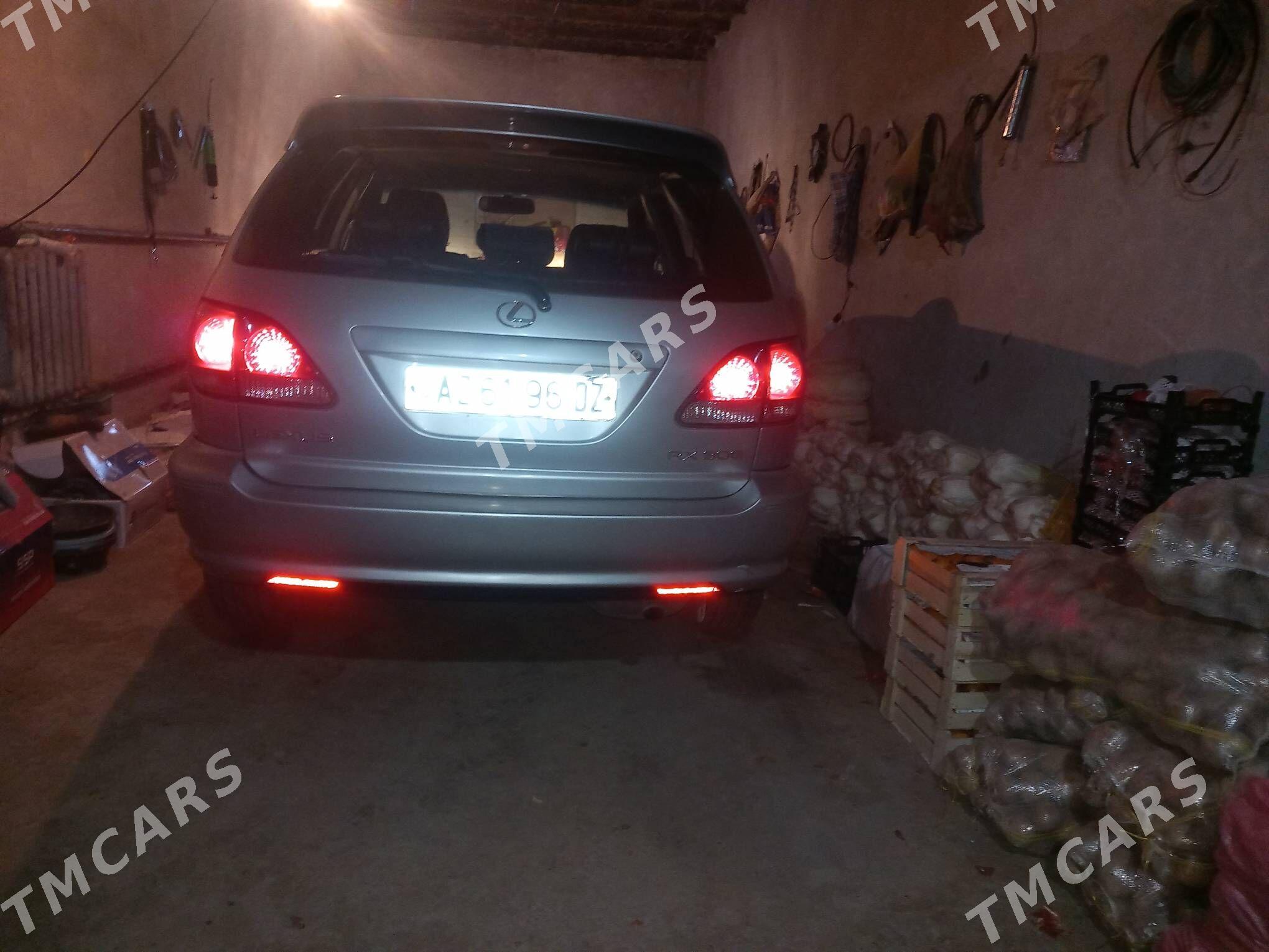 Lexus RX 300 2001 - 200 000 TMT - Шабатский этрап - img 4