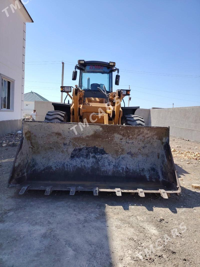 XCMG ZL50 2010 - 400 000 TMT - Балканабат - img 6