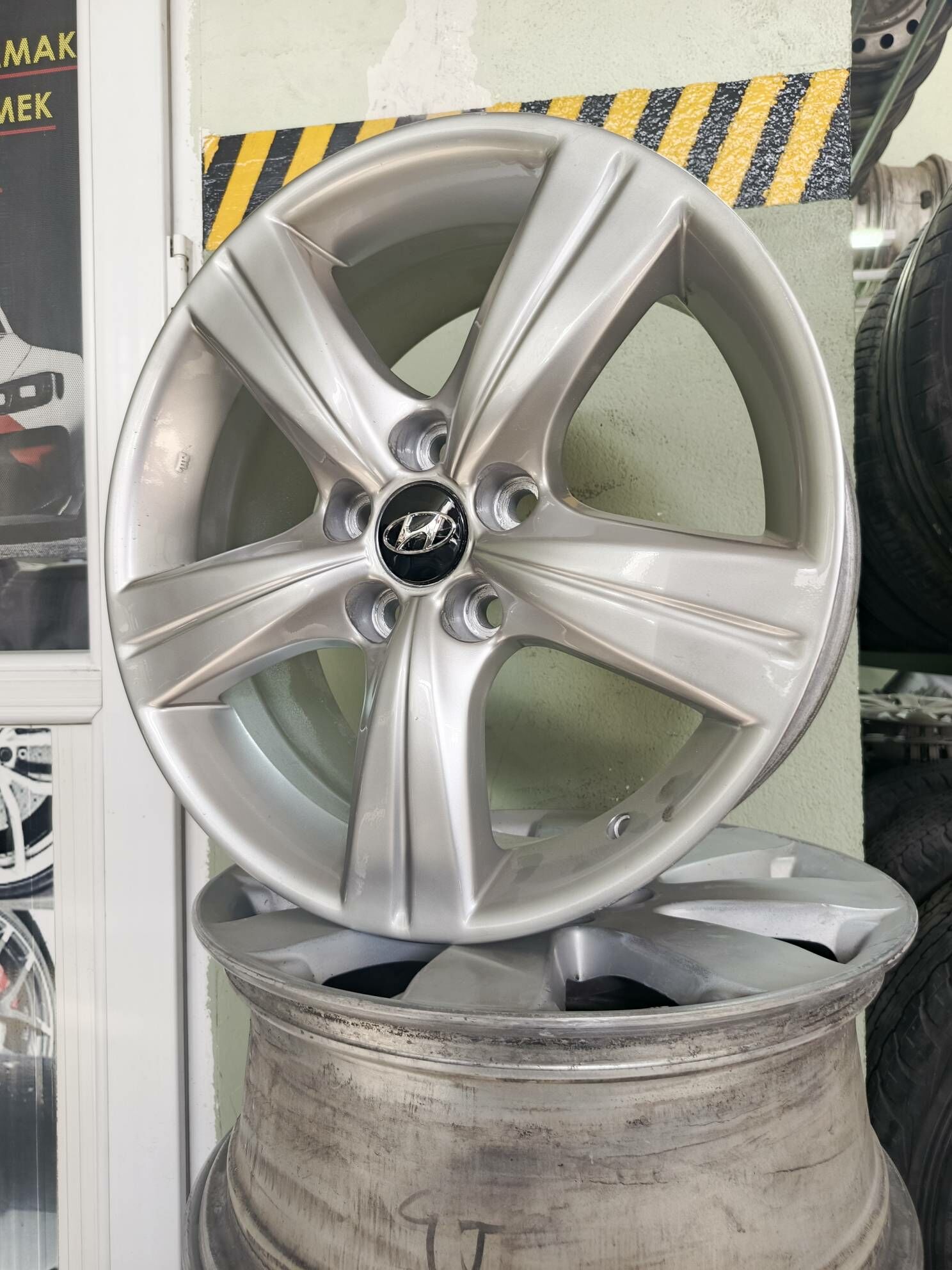 Hyundai ELANTRA diska r 17 2 300 TMT - Ашхабад - img 3