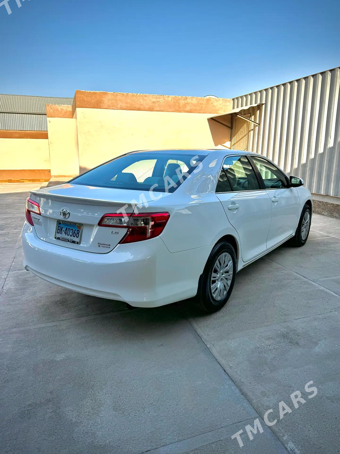 Toyota Camry 2012 - 260 000 TMT - Дашогуз - img 9