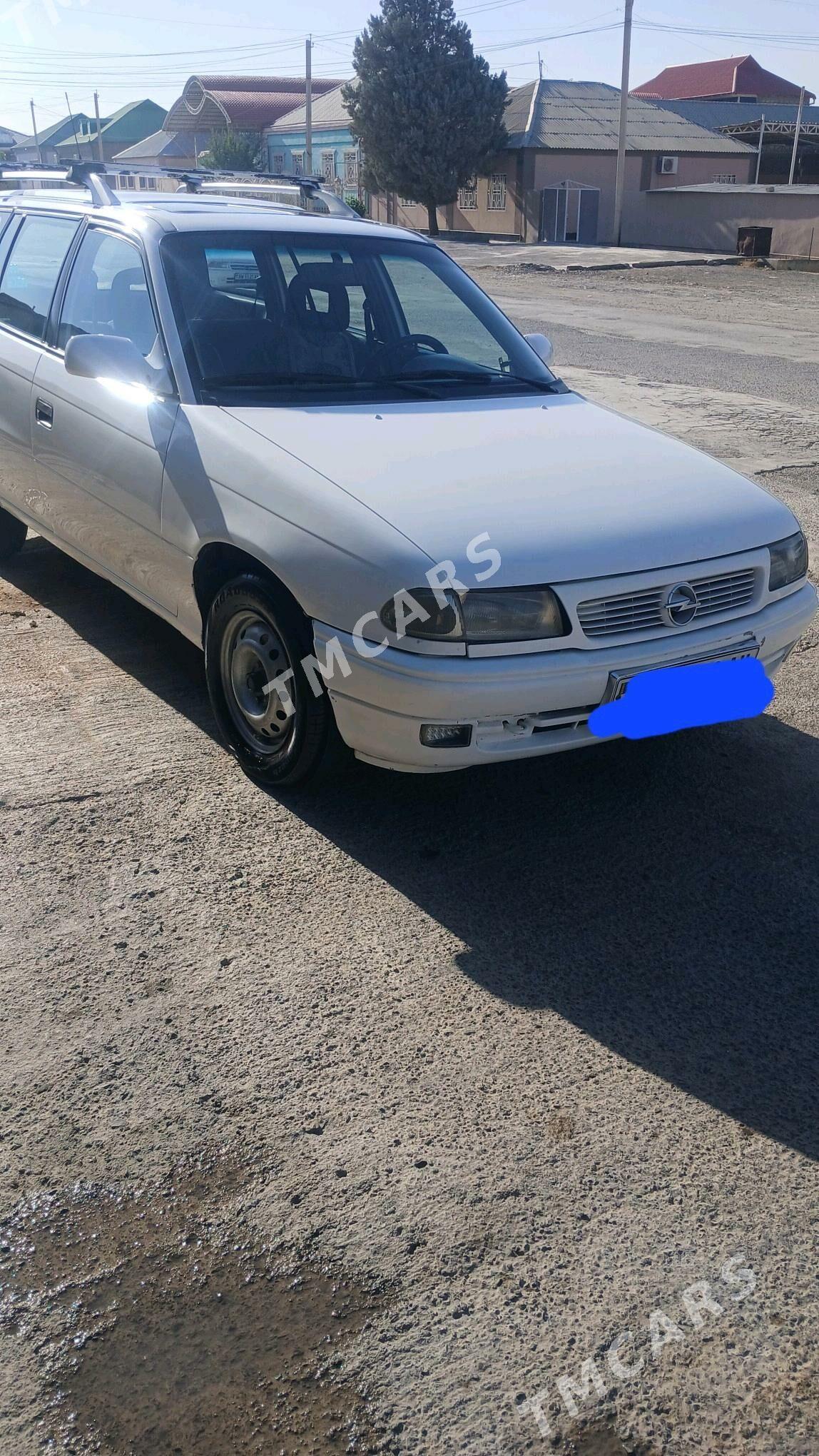 Opel Astra 1995 - 40 000 TMT - Теджен - img 4