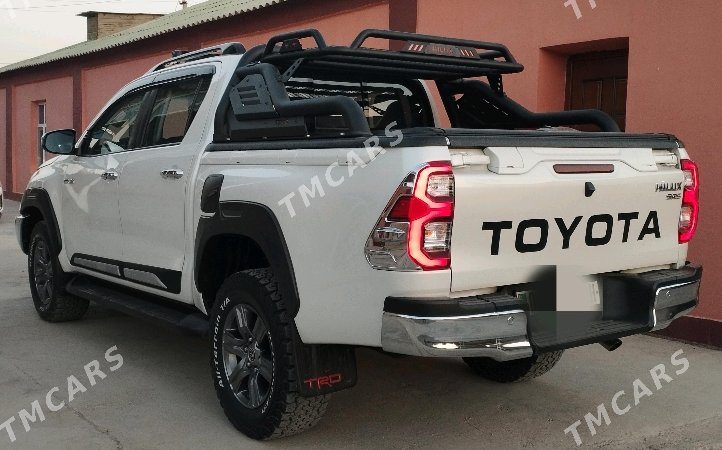 Toyota Hilux 2021 - 610 000 TMT - Бузмеин - img 2