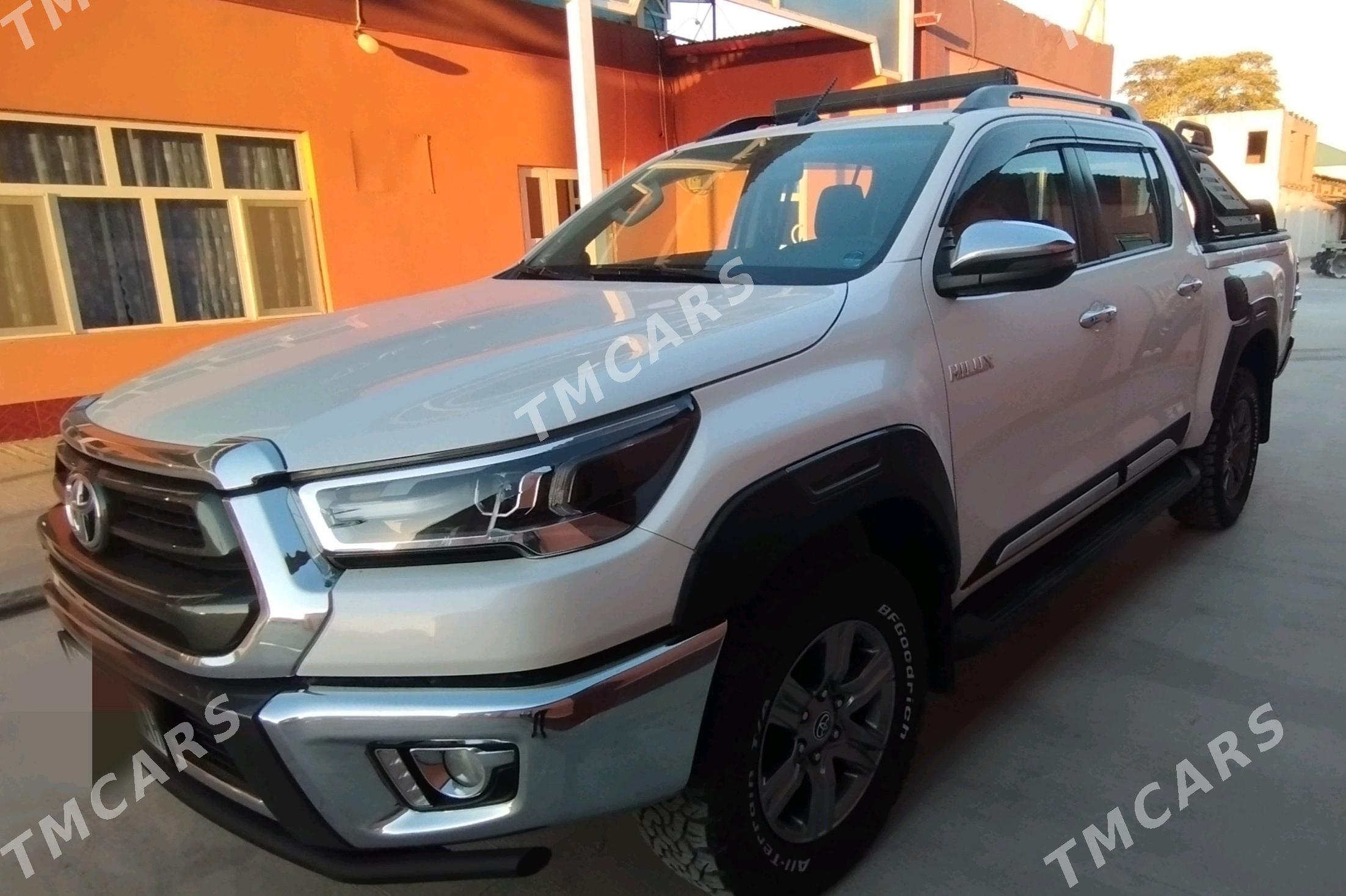 Toyota Hilux 2021 - 610 000 TMT - Бузмеин - img 10