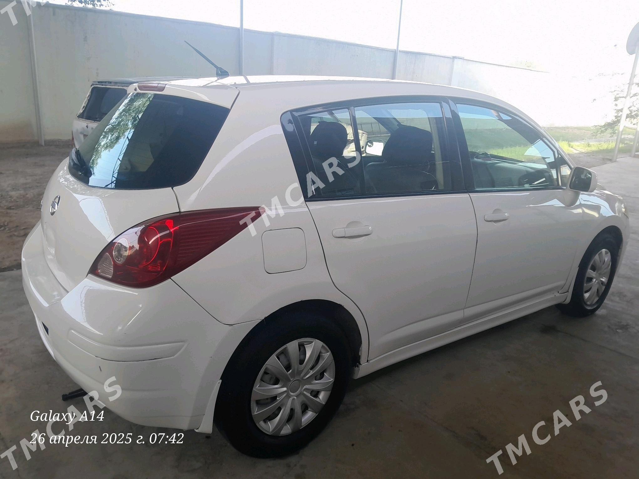 Nissan Versa 2010 - 125 000 TMT - Кака - img 3