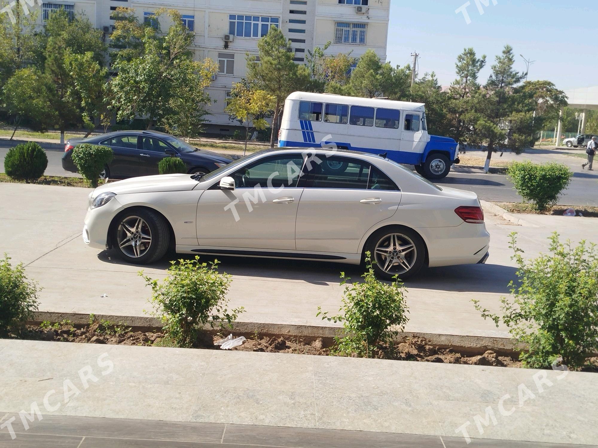 Mercedes-Benz E350 2009 - 320 000 TMT - Dänew - img 2