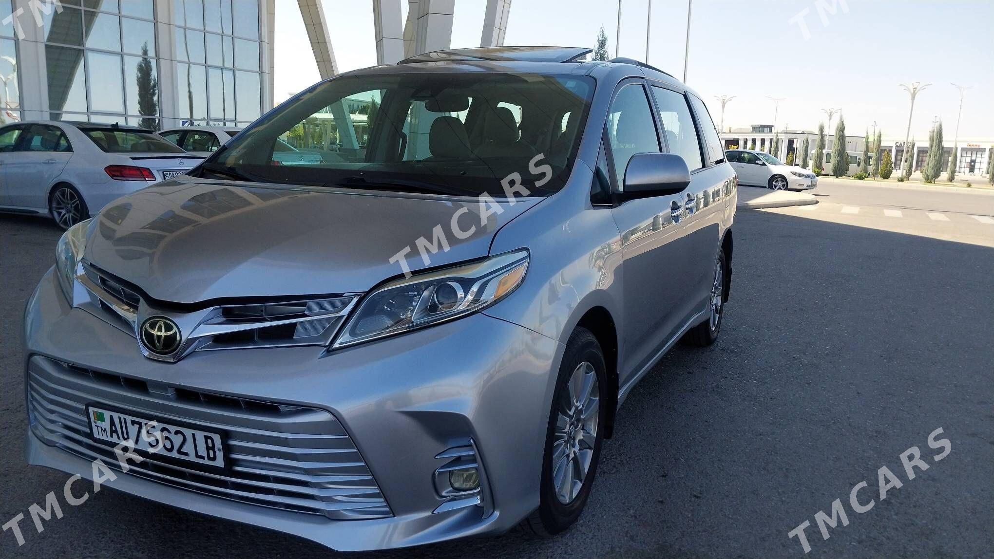 Toyota Sienna 2018 - 420 000 TMT - Туркменабат - img 9