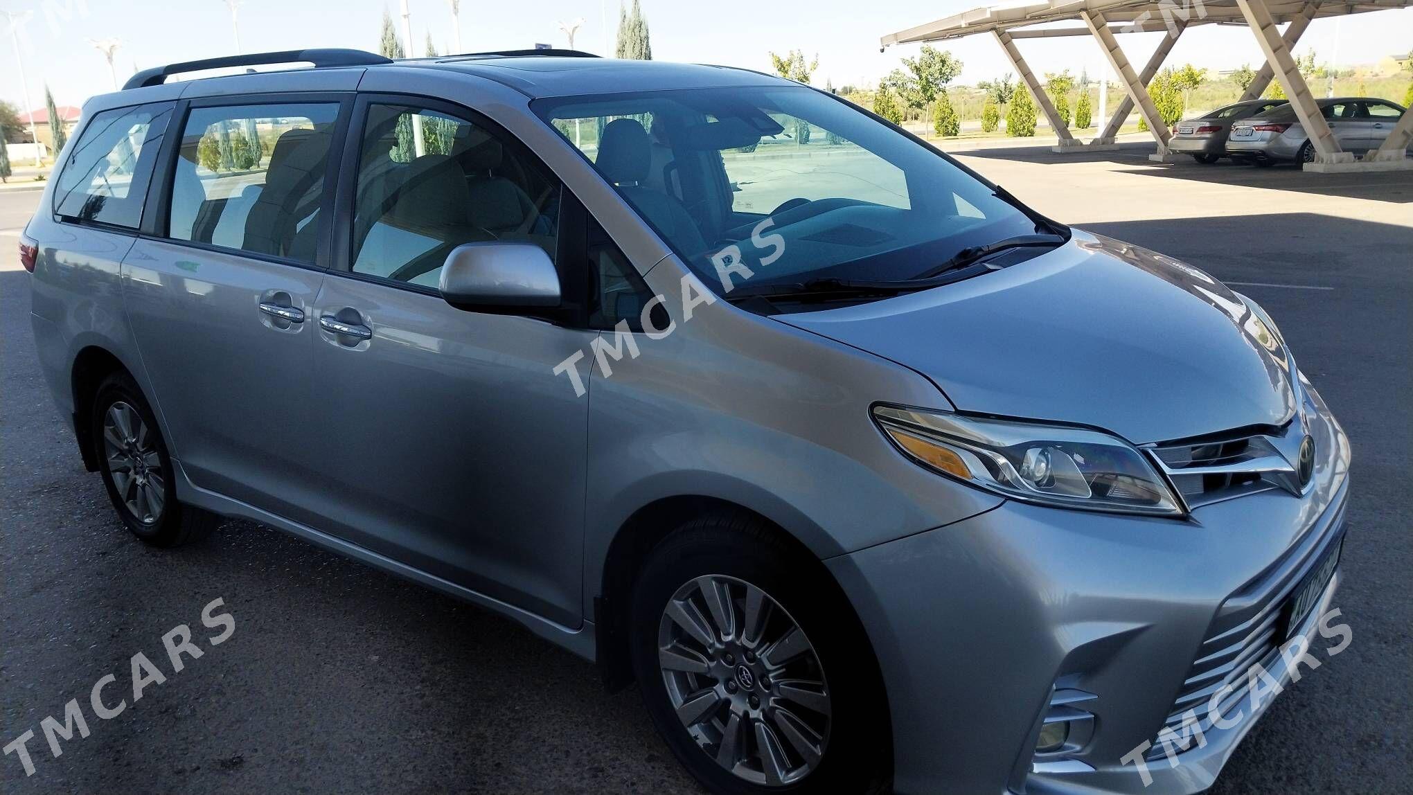Toyota Sienna 2018 - 420 000 TMT - Туркменабат - img 7