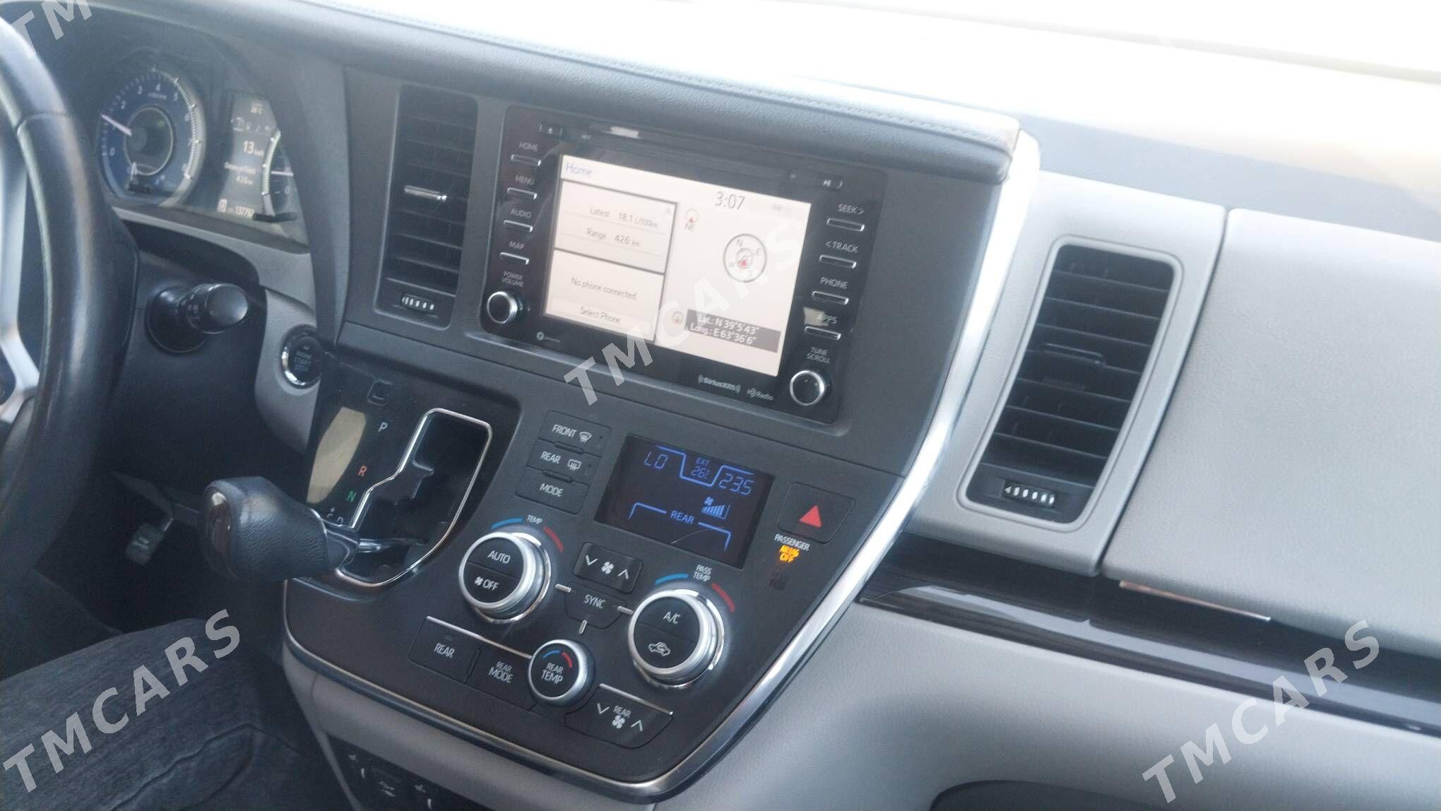 Toyota Sienna 2018 - 420 000 TMT - Туркменабат - img 2