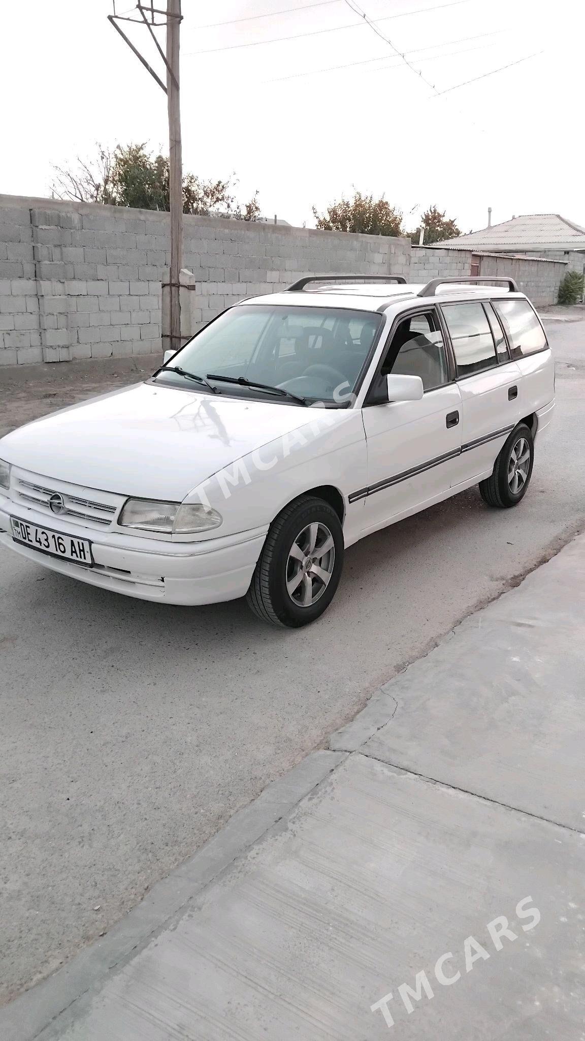 Opel Astra 1994 - 37 000 TMT - Bäherden - img 4