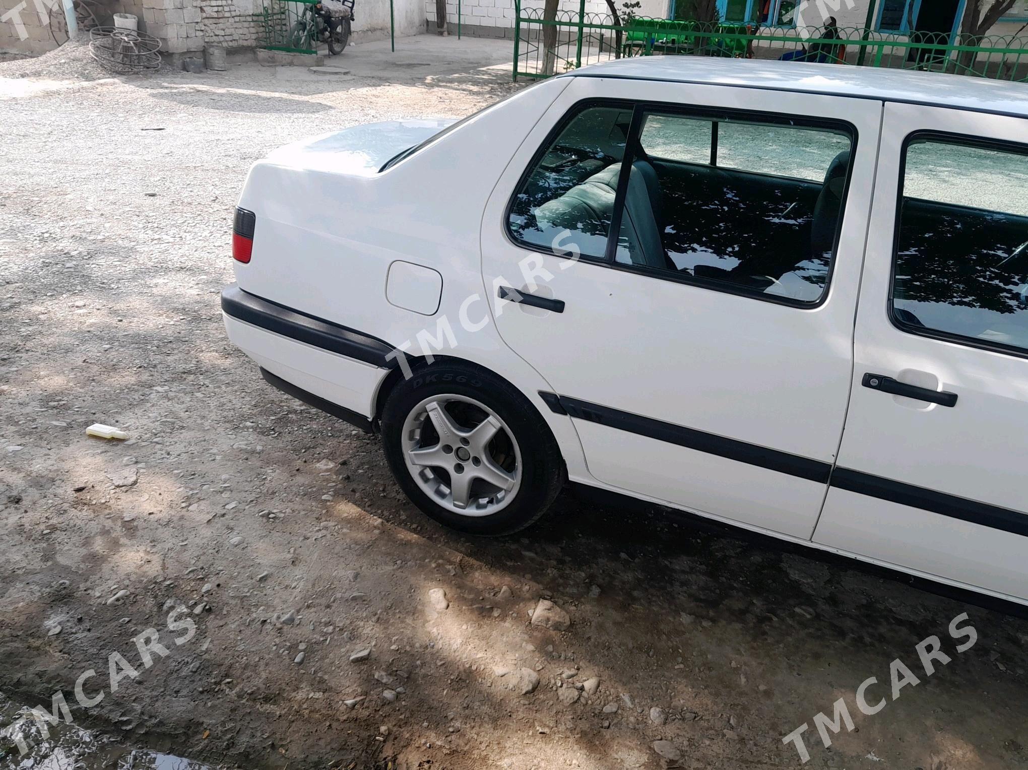 Volkswagen Golf 1993 - 35 000 TMT - Кака - img 3