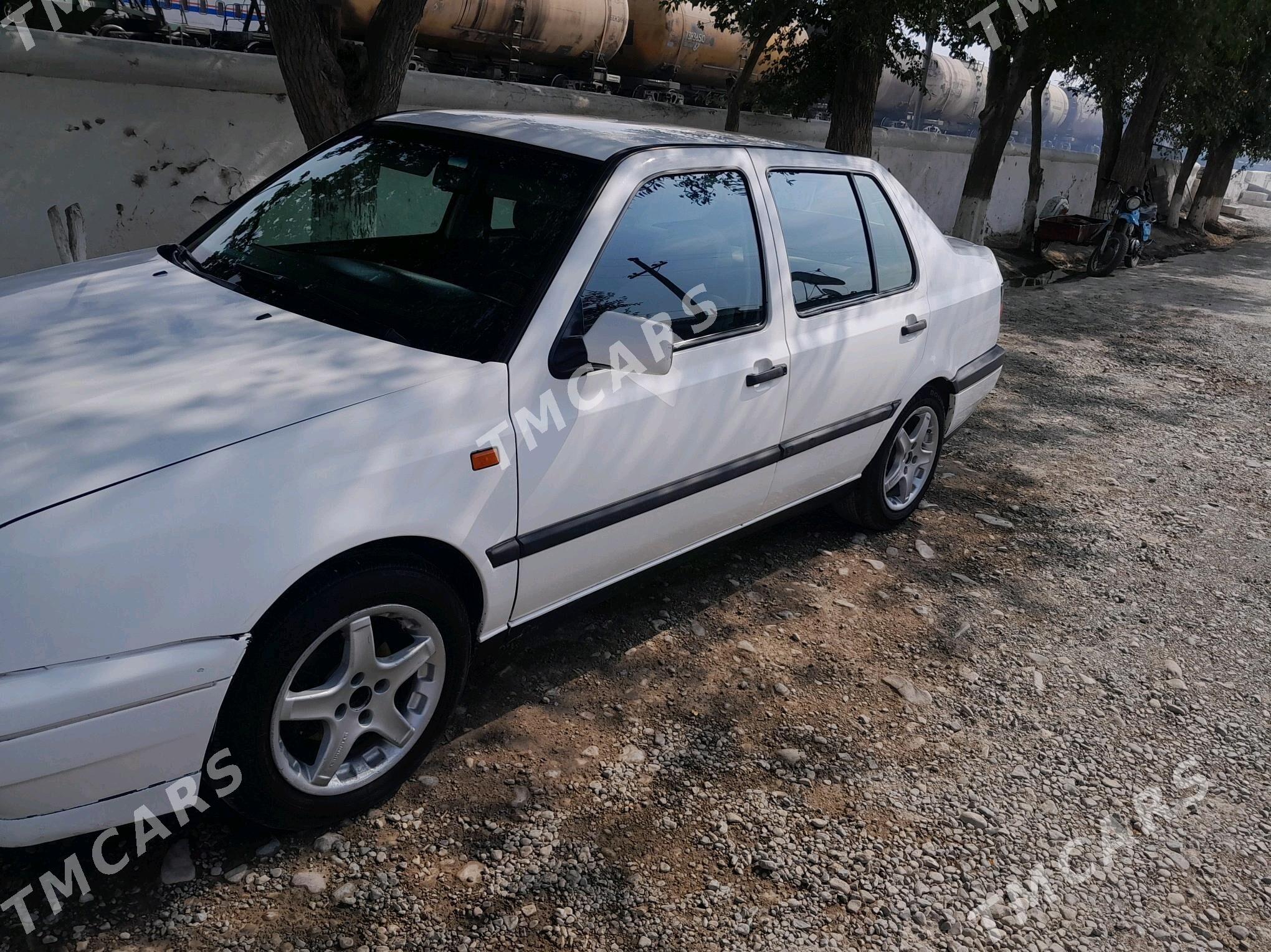 Volkswagen Golf 1993 - 35 000 TMT - Кака - img 4