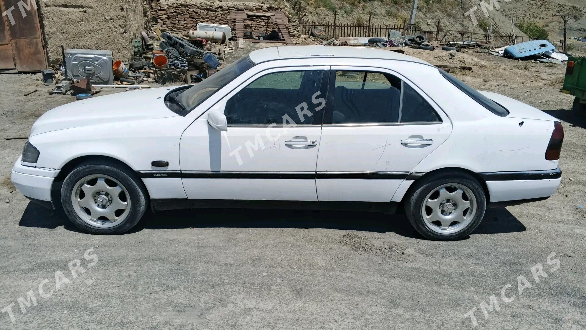 Mercedes-Benz 230E 1997 - 30 000 TMT - Bäherden - img 3