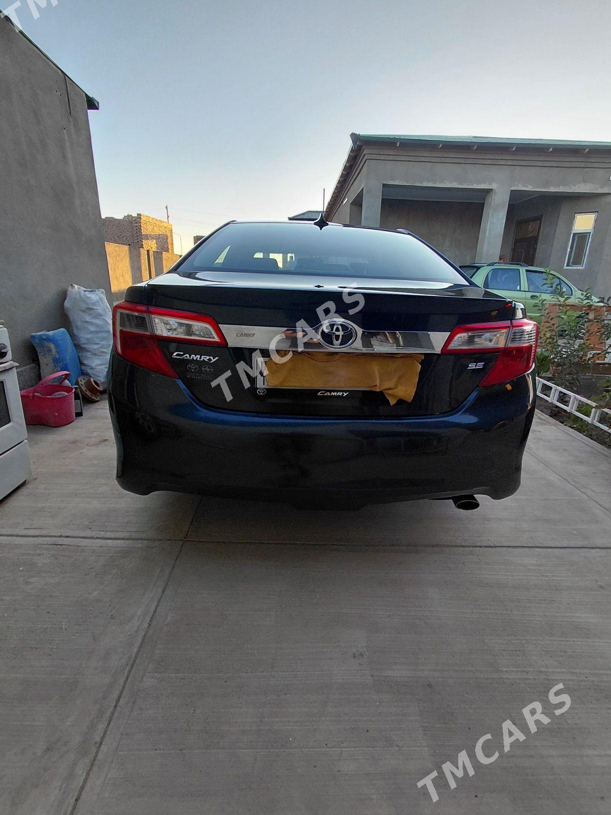 Toyota Camry 2012 - 189 000 TMT - Дашогуз - img 3