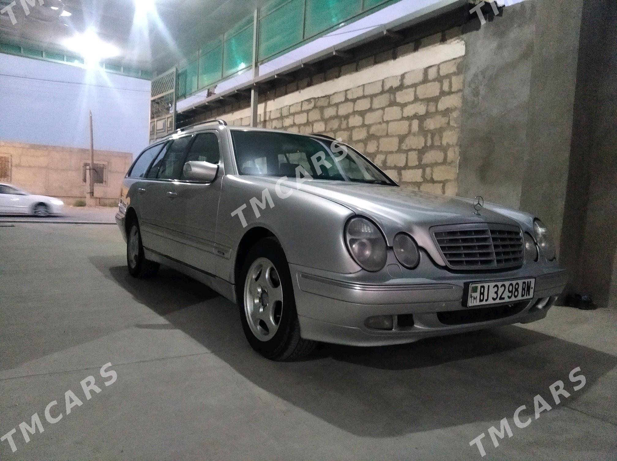 Mercedes-Benz E320 2001 - 115 000 TMT - Гызыларбат - img 2