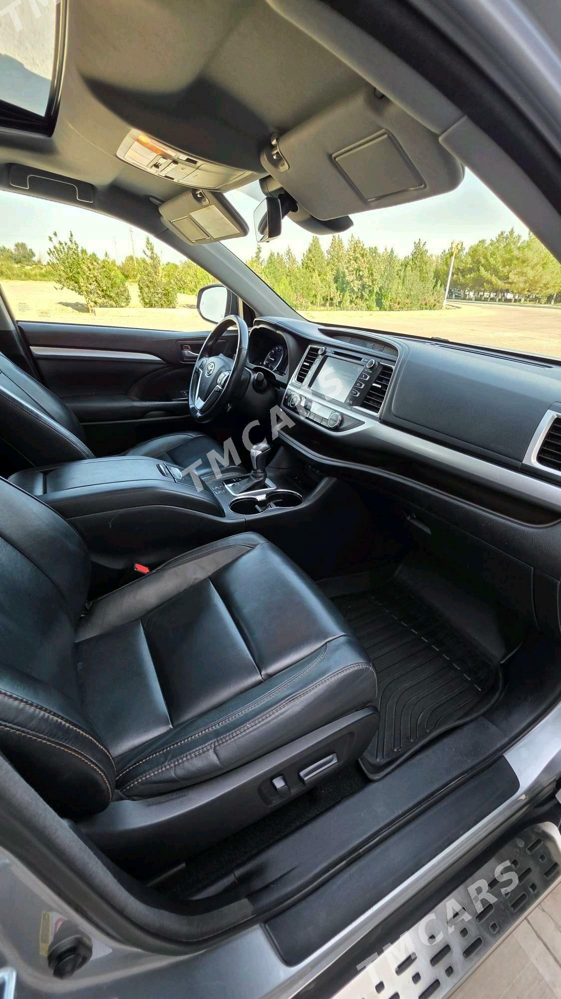 Toyota Highlander 2017 - 470 000 TMT - Фарап - img 7