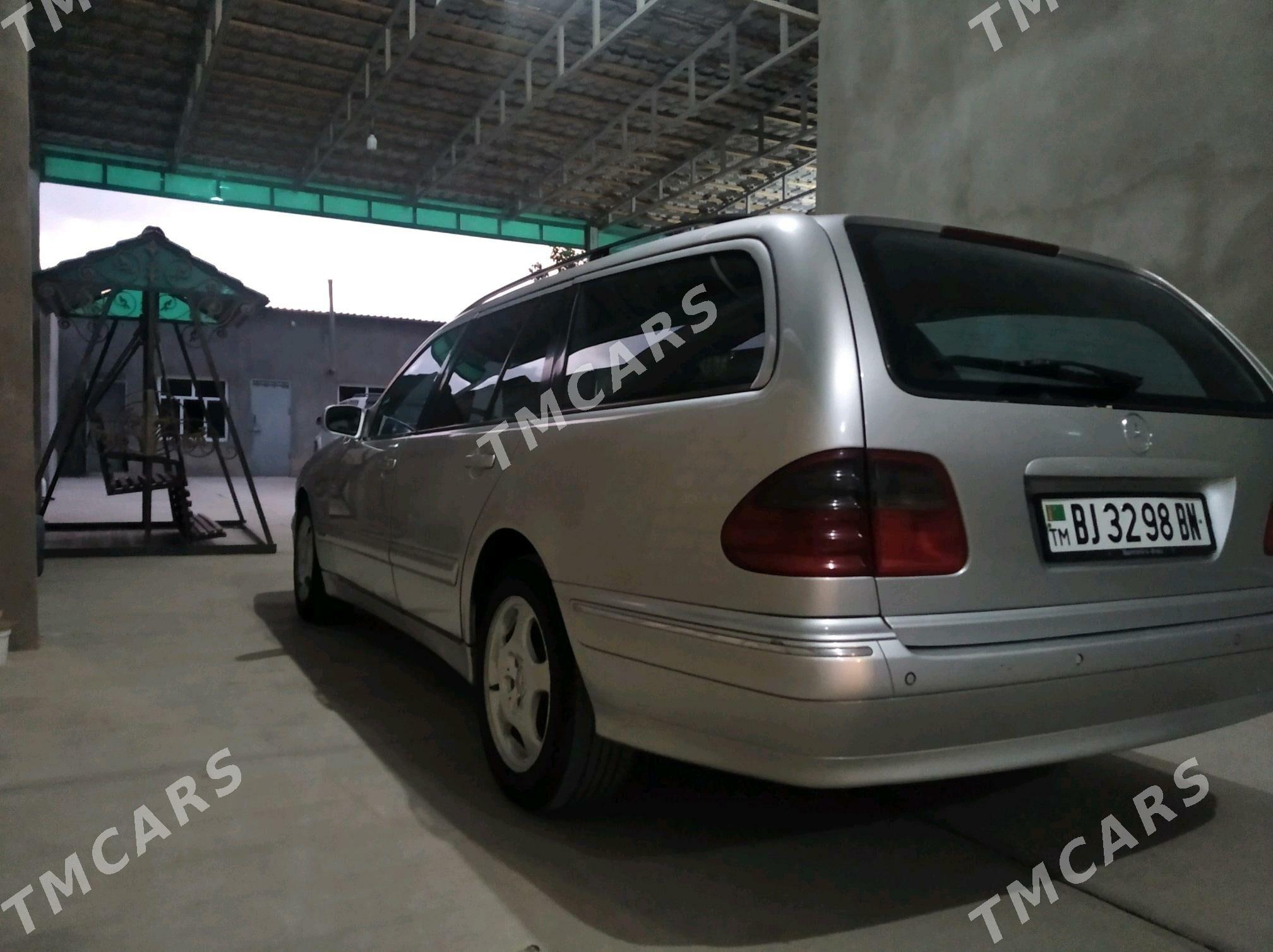 Mercedes-Benz E320 2001 - 115 000 TMT - Гызыларбат - img 8