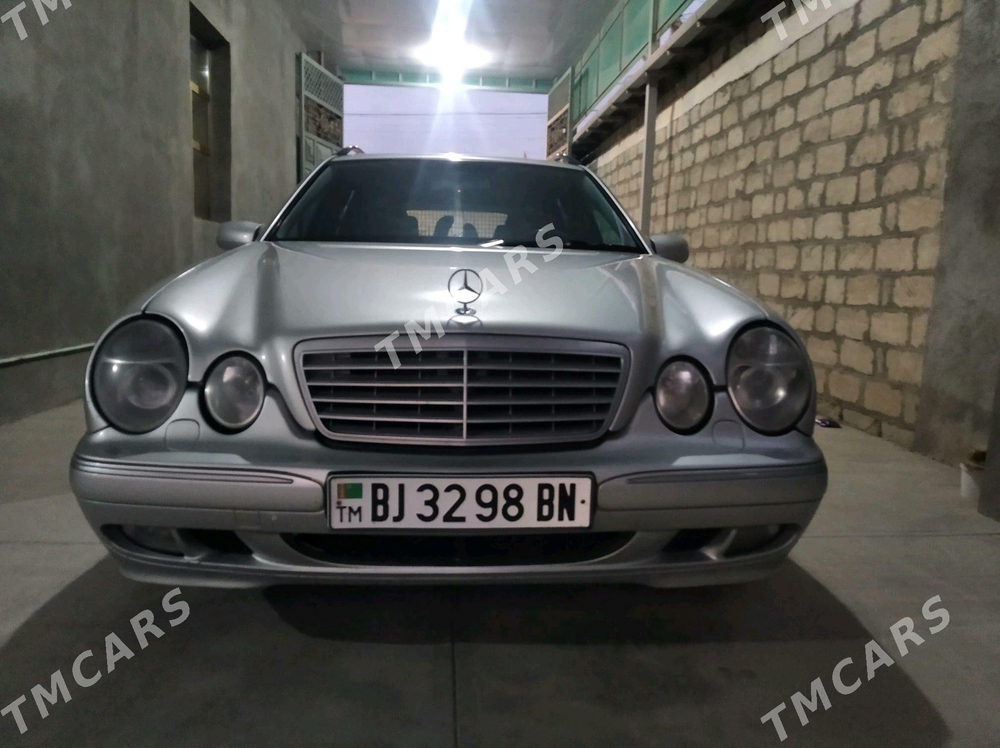 Mercedes-Benz E320 2001 - 115 000 TMT - Гызыларбат - img 4