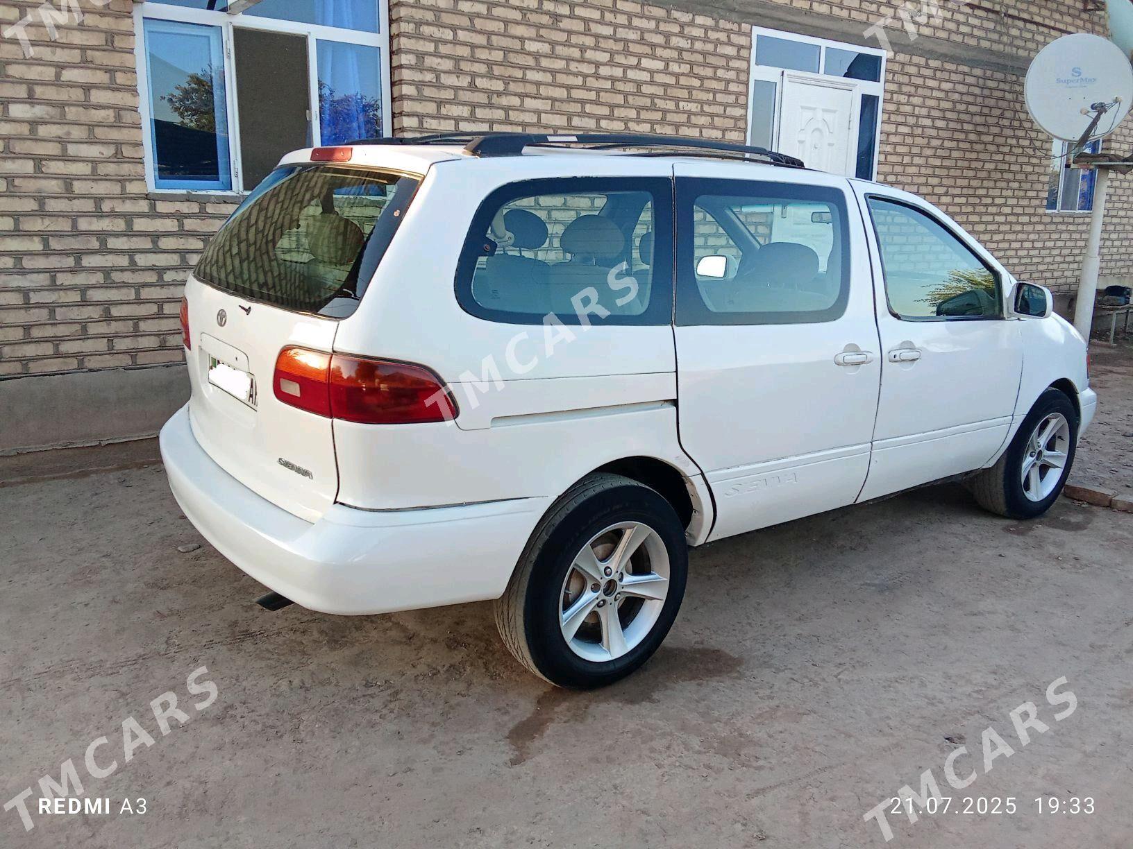 Toyota Sienna 2000 - 135 000 TMT - Babadaýhan - img 4